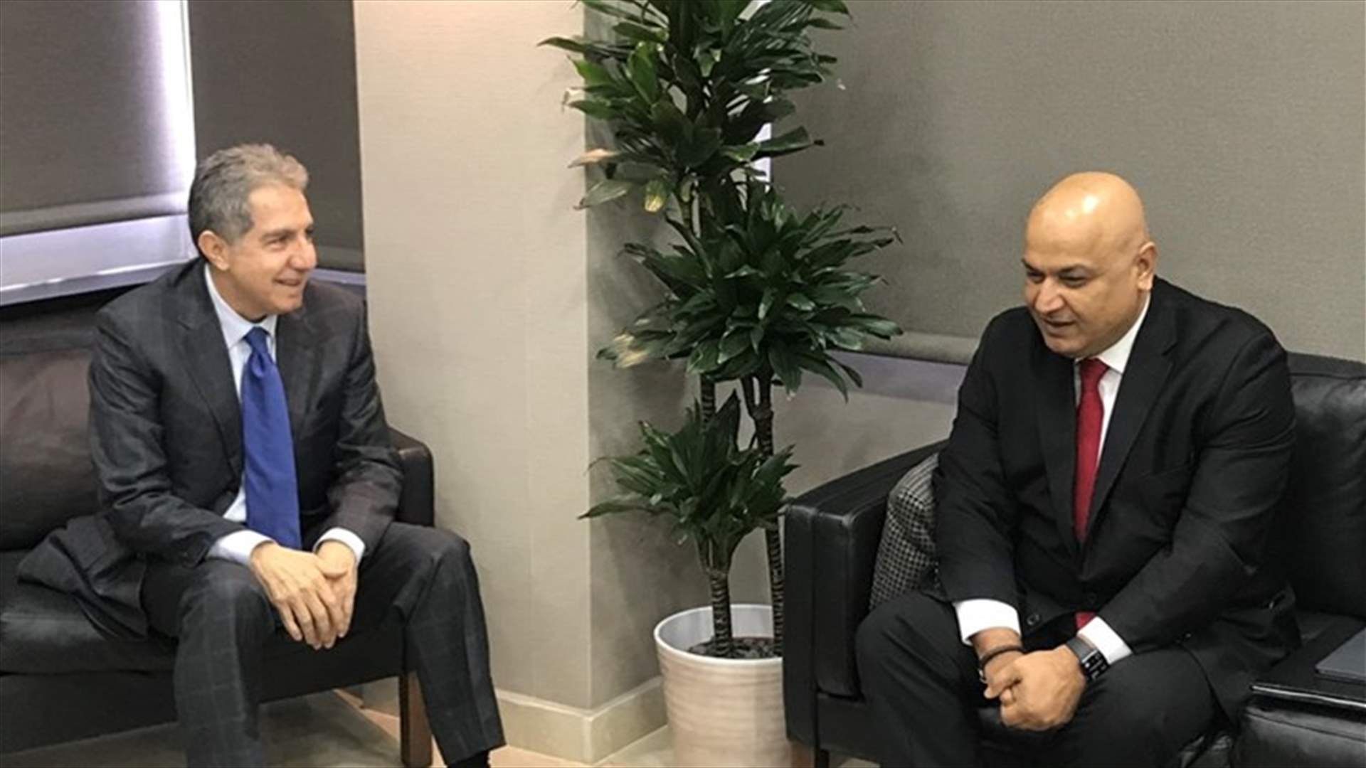 وزني بحث ووفد من البنك الدولي في حلول لتجاوز الازمة المالية