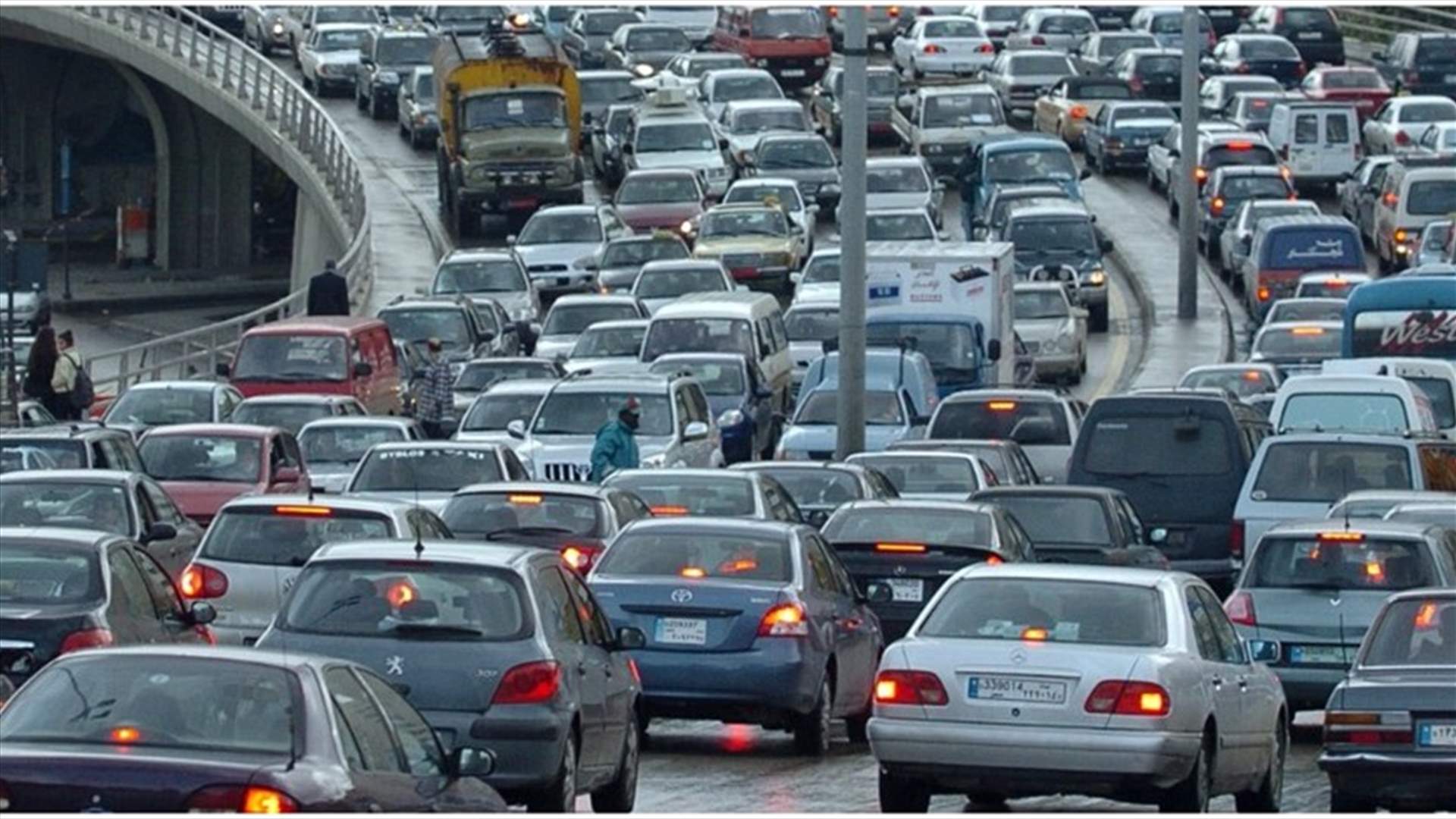 قيود المصارف تهدّد السلامة المرورية.... نقص في قطع غيار السيارات (الاخبار)