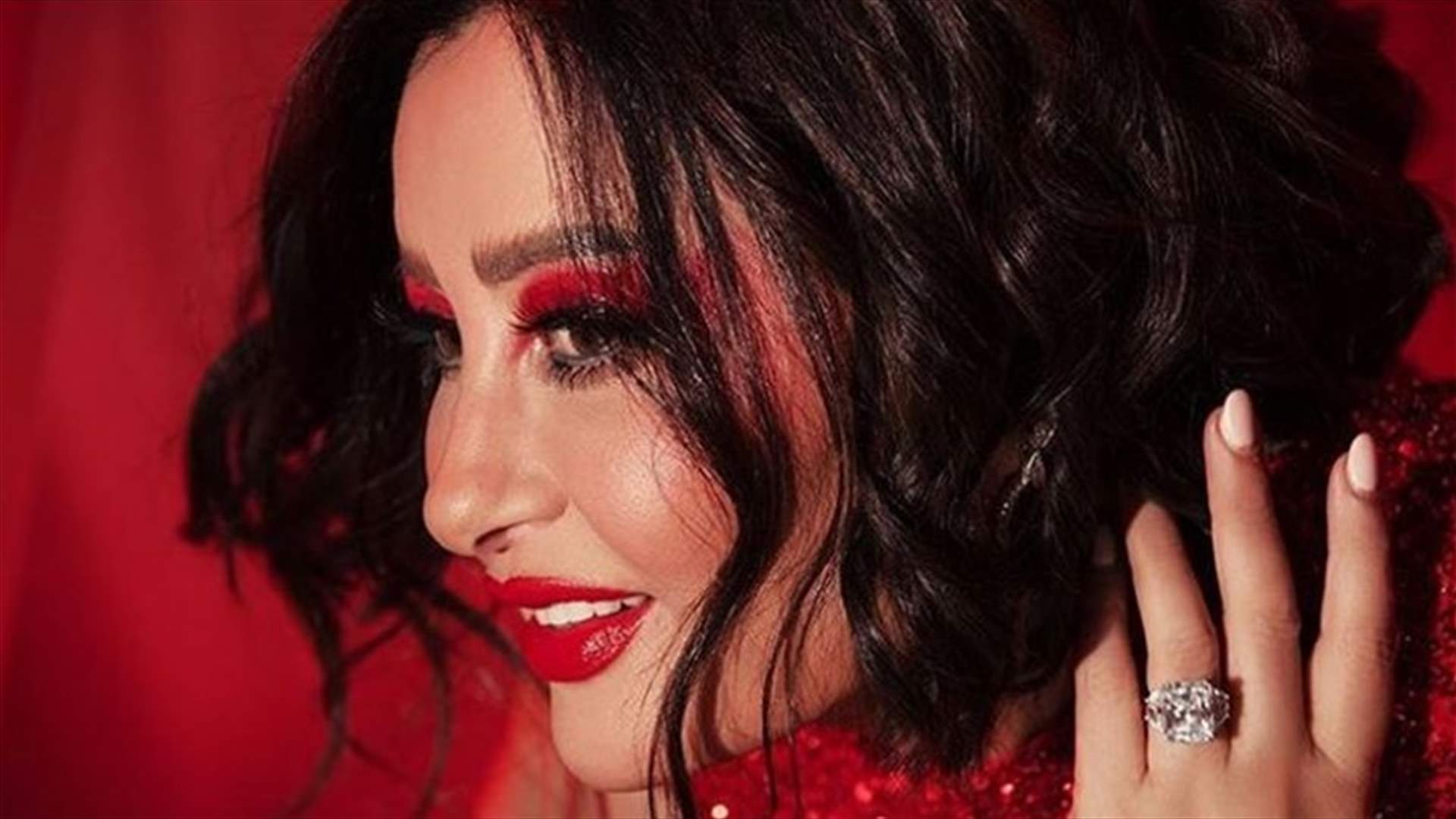 لطيفة التونسية تروّج لأغنيتها بفيديو لرجل في المرحاض!