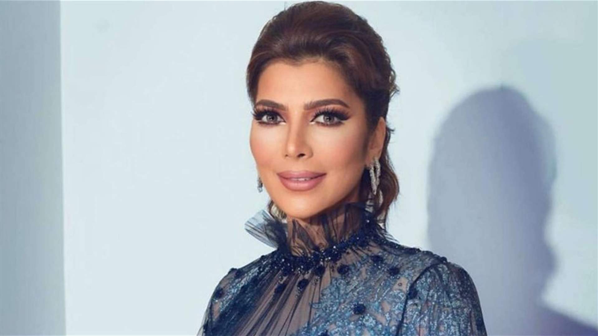 أصالة نصري في صورٍ مُتفرّقة مع رجل وسيم.. ما السرّ الّذي يجمعهما؟
