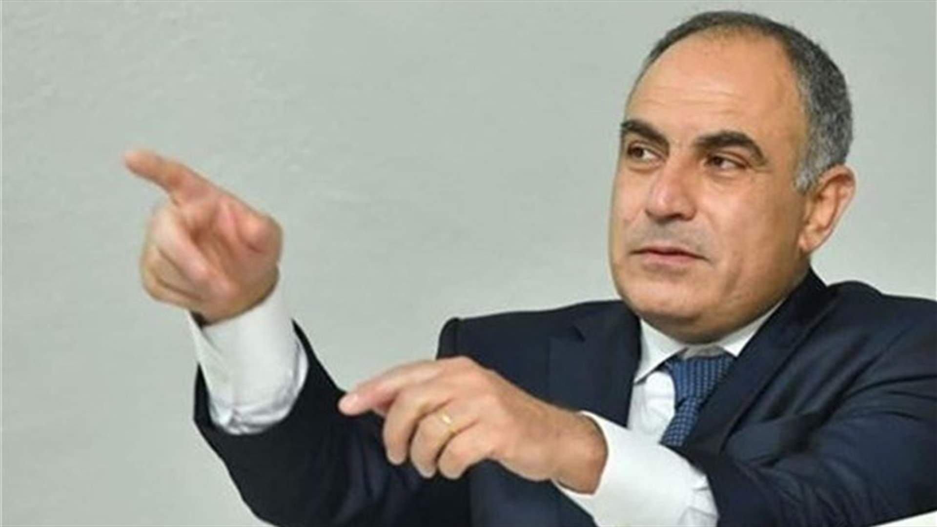 أسود: يا بيك ... سقطتم بخياراتكم بتسليم لبنان للاحتلالات