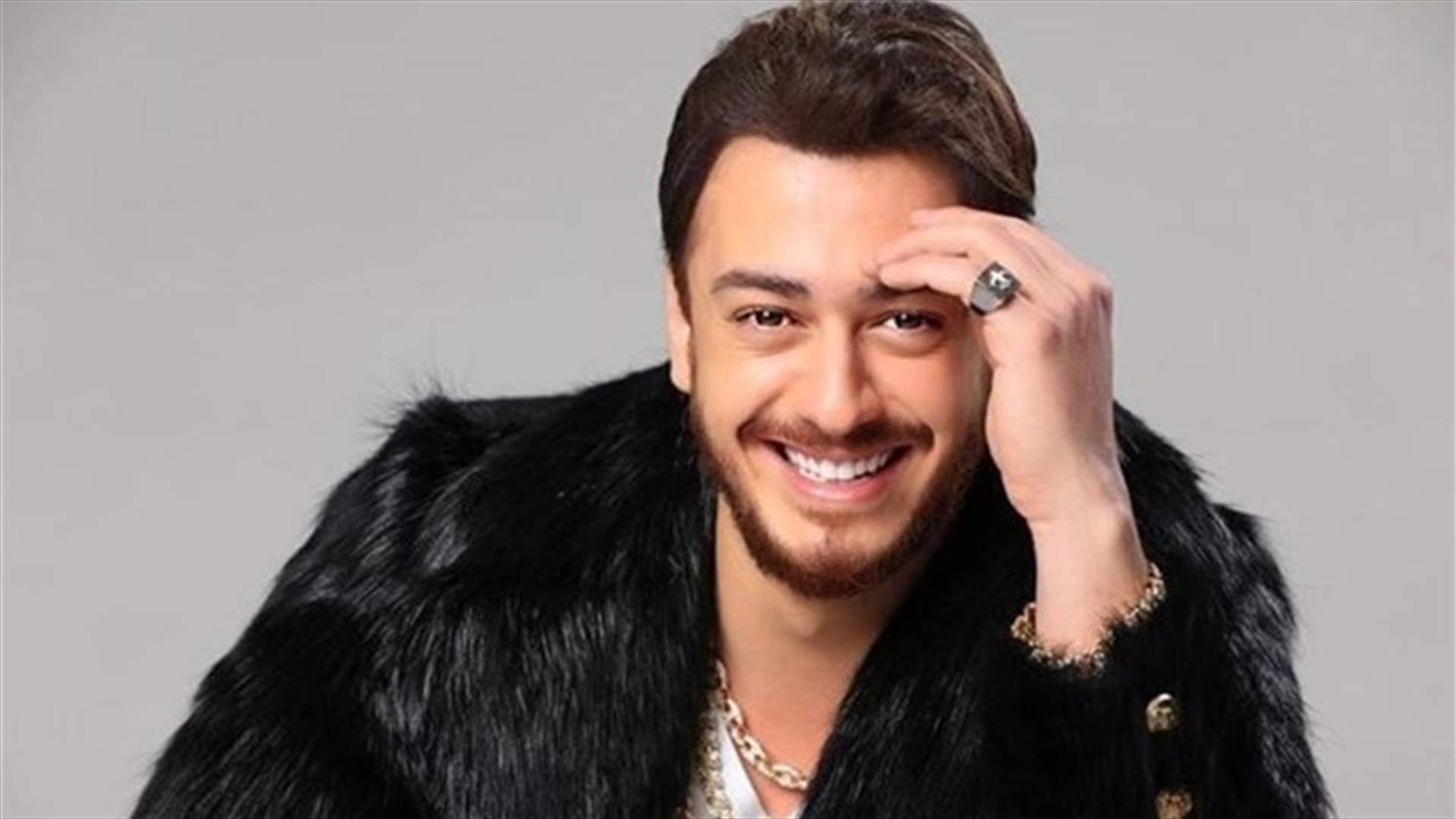 سعد لمجرد يسقط أرضاً أثناء تصوير أغنيته الجديدة... وفيديو يوثّق الحادثة!