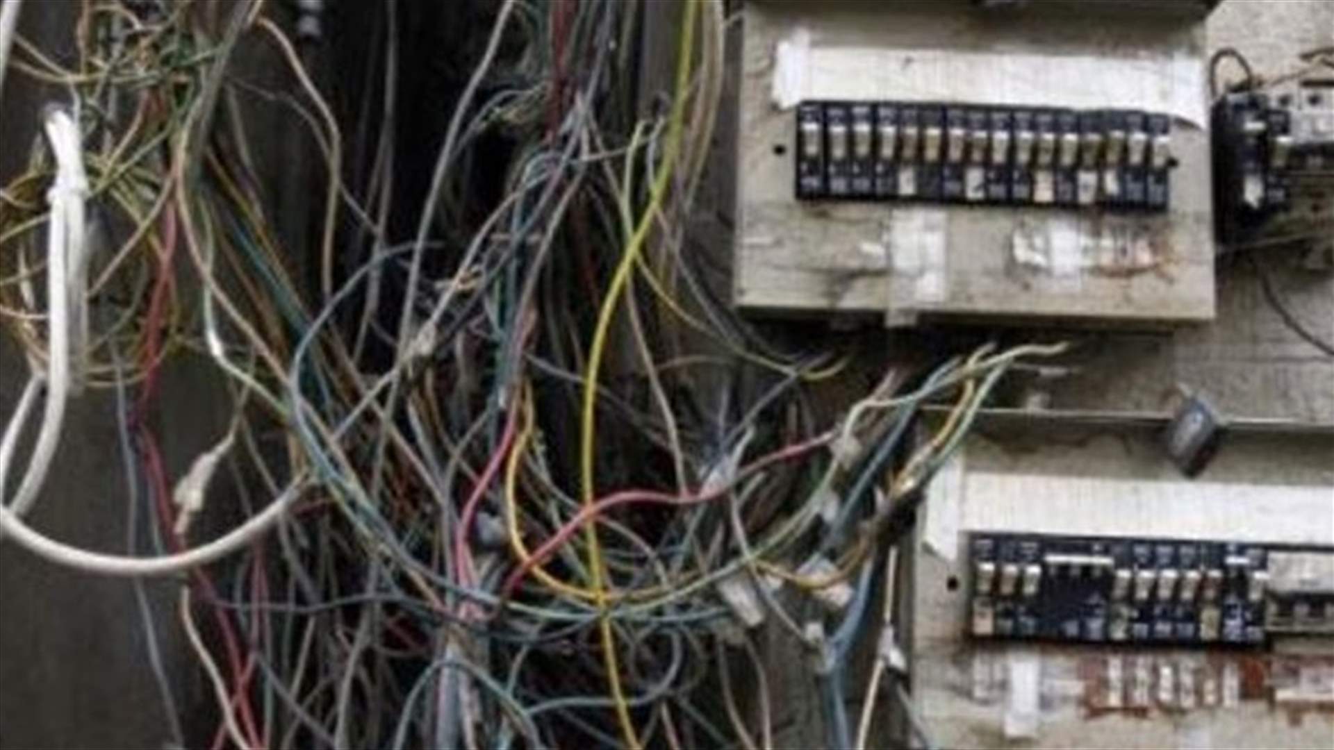 الادعاء على رئيس بلدية بصاليم: تلاعب بتسعيرة المولدات الكهربائية؟ (الأخبار)