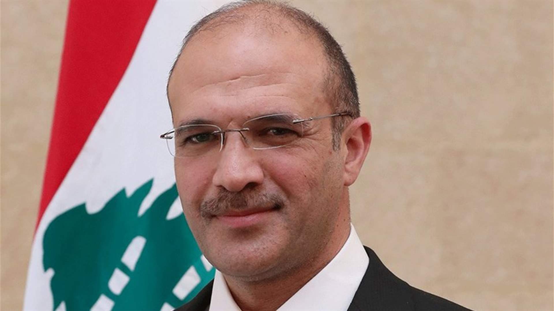 وزير الصحة ينشر صورة للطالب اللبناني الآتي من الصين في المستشفى: لا يعاني من أي عوارض وعائلته بجانبه