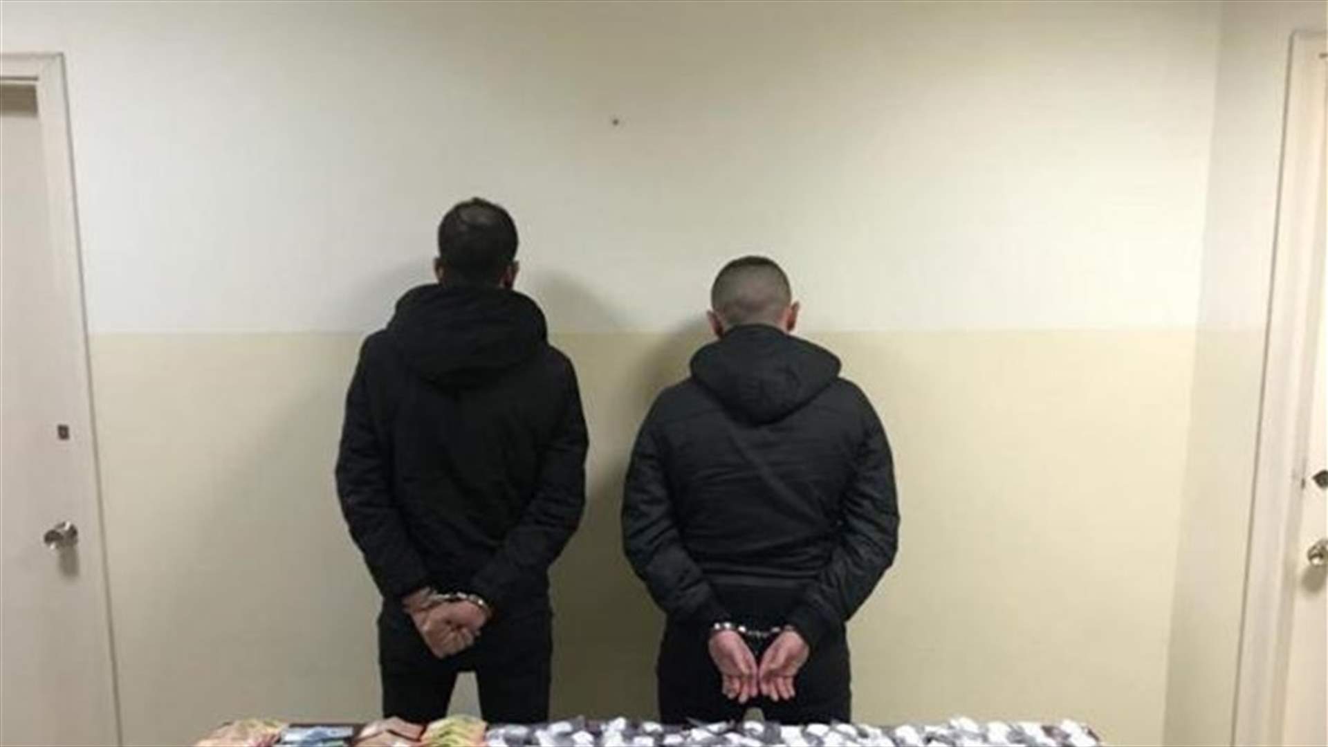 يروّجان المخدرات عبر استخدام أساليب جديدة للحؤول دون كشفهما... هكذا تم توقيفهما