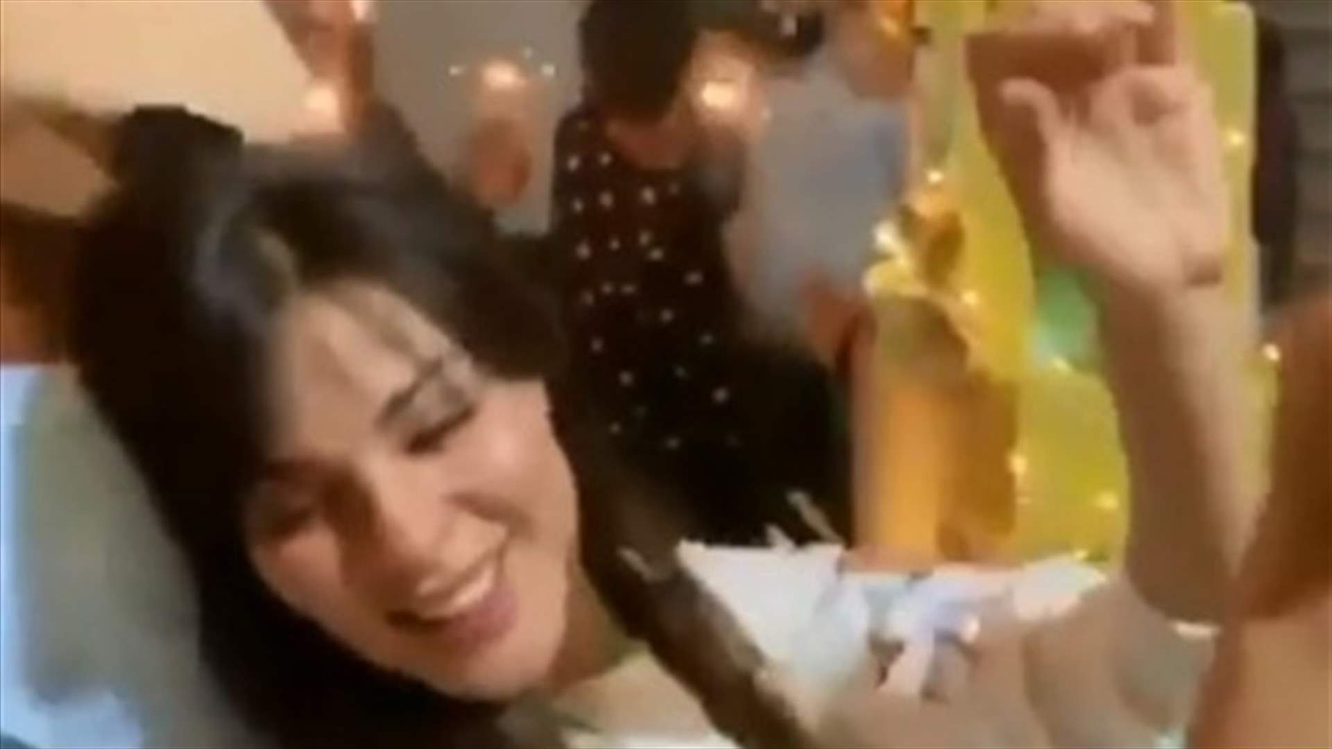نادين نسيب نجيم تتمايل على أغنية حسن شاكوش في عيد ميلادها: &quot;هزّي وسطك ميلي&quot;