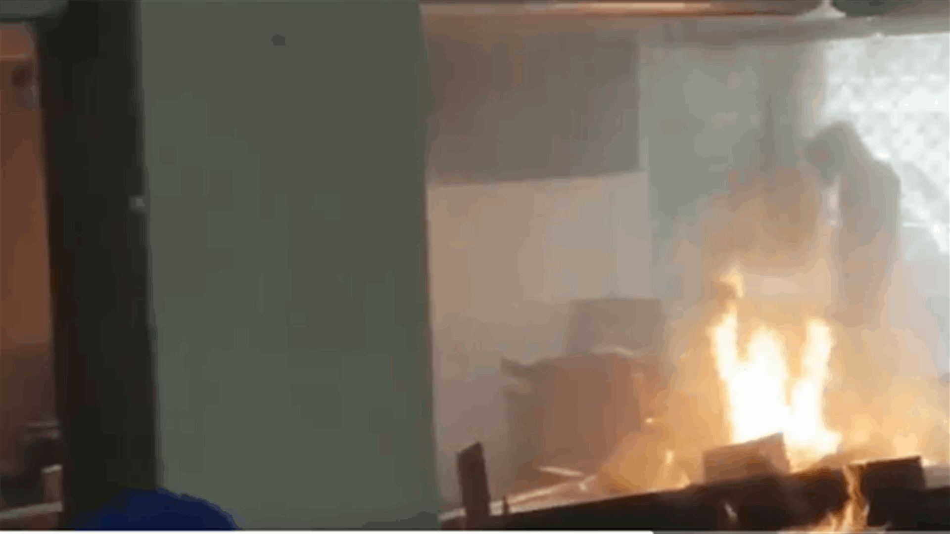 Bank set on fire in downtown Beirut-[VIDEO]