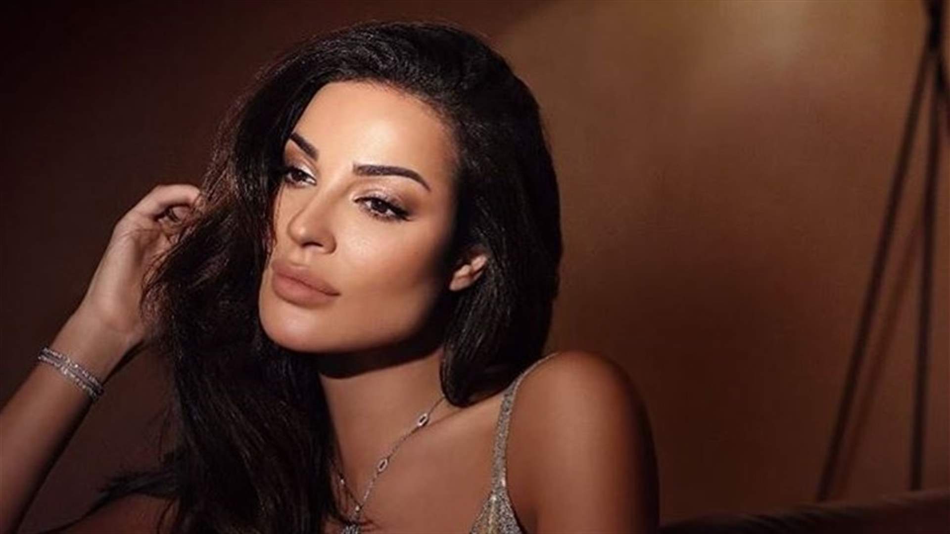 نادين نسيب نجيم تشعل مواقع التواصل بأجدد إطلالاتها الساحرة!