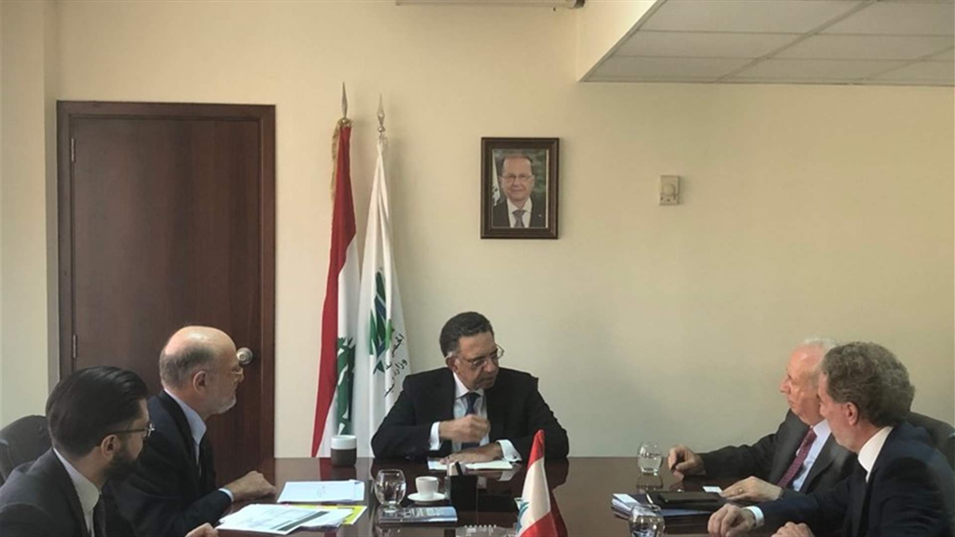 ممثلو شركات الاسمنت في وزارة البيئة... "وتحت رقابتها ومرجعيتها"