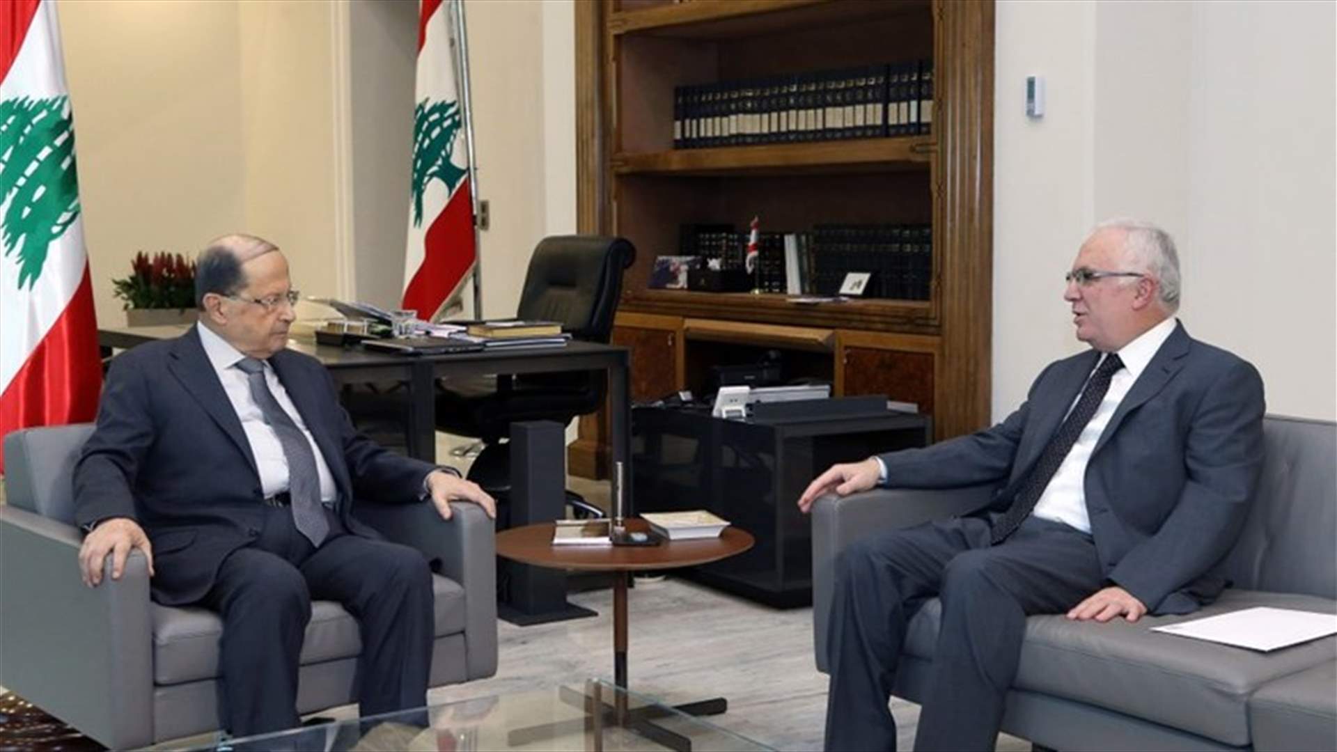 الرئيس عون استقبل النائب ميشال ضاهر وعرض معه الاوضاع الاقتصادية والمعالجات المرتقبة لسندات "اليوروبوندز"