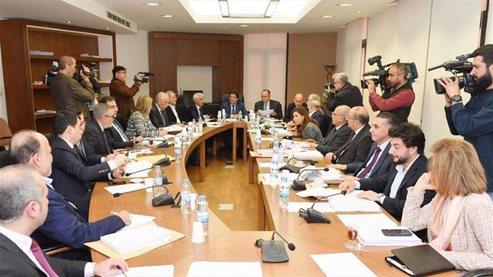 استحقاقات لبنان المالية على طاولة لجنة المال الخميس