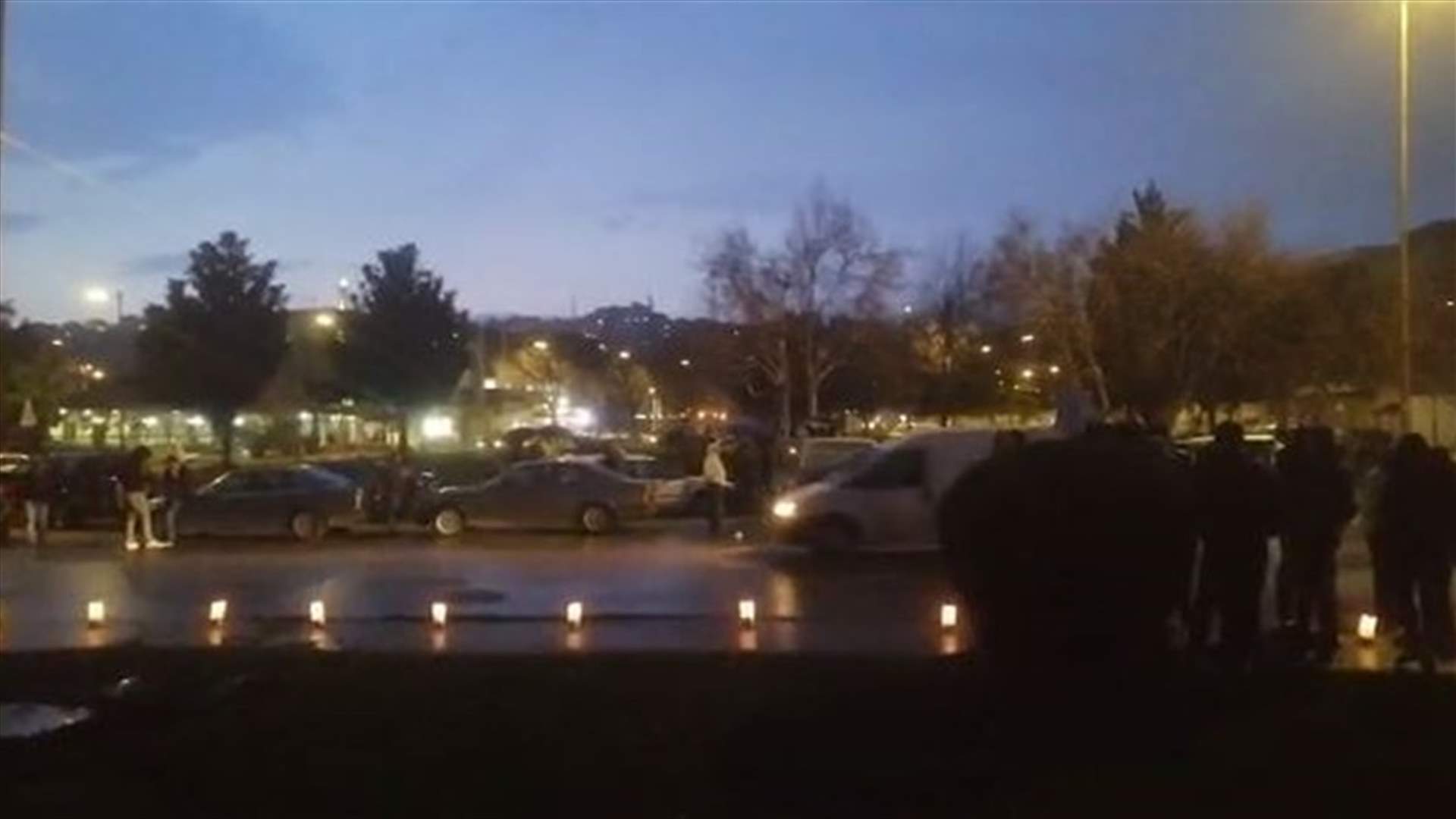 في زحلة... إضاءة شموع تحية لروح أحمد توفيق (فيديو)