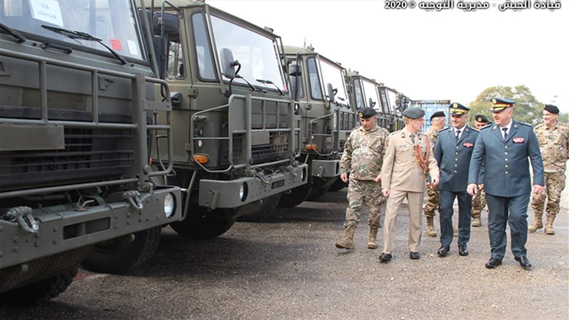 الجيش يتسلم 15 آلية من نوع DAF مقدمة من السلطات الهولندية