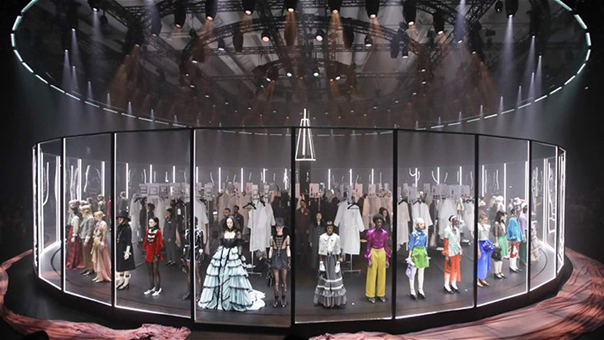 Gucci gives guests backstage pass at Milan show