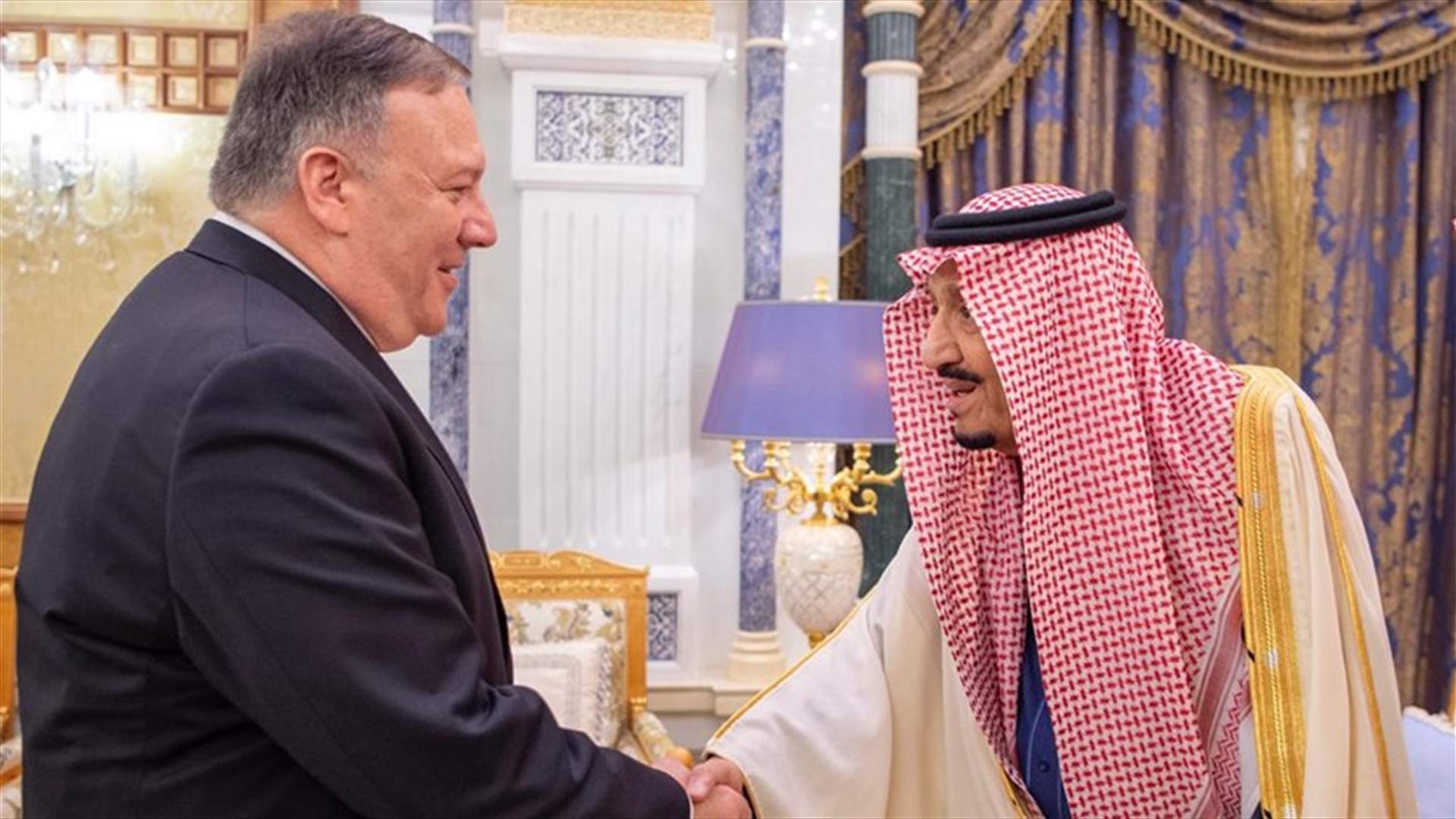 بومبيو يتفقد القوات الأميركية خلال زيارة للسعودية