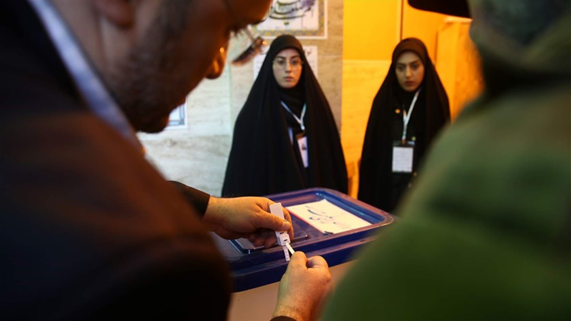 بدء التصويت في الانتخابات التشريعية في إيران