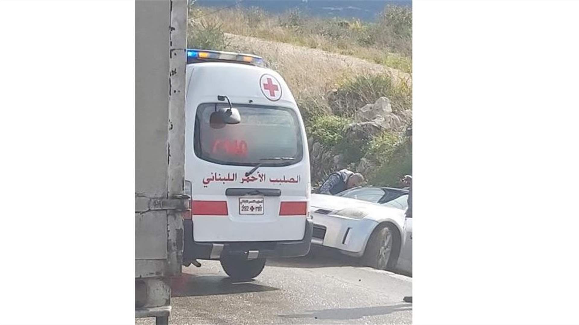 انزلاق سيارة على اوتوستراد الكازينو... واصابة شخص (صوَر)