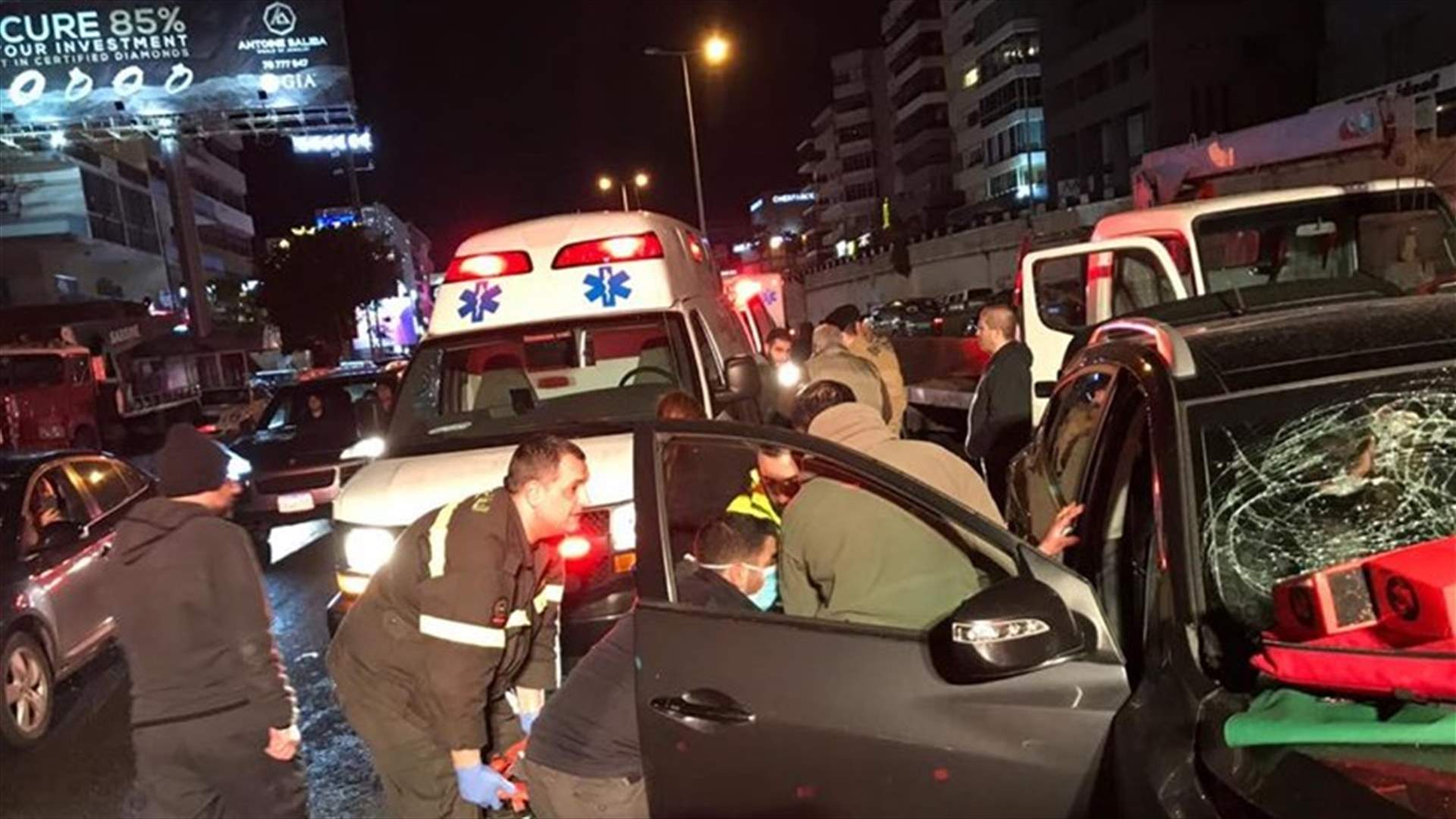 جريحة جراء حادث سير في زوق مصبح (صور)