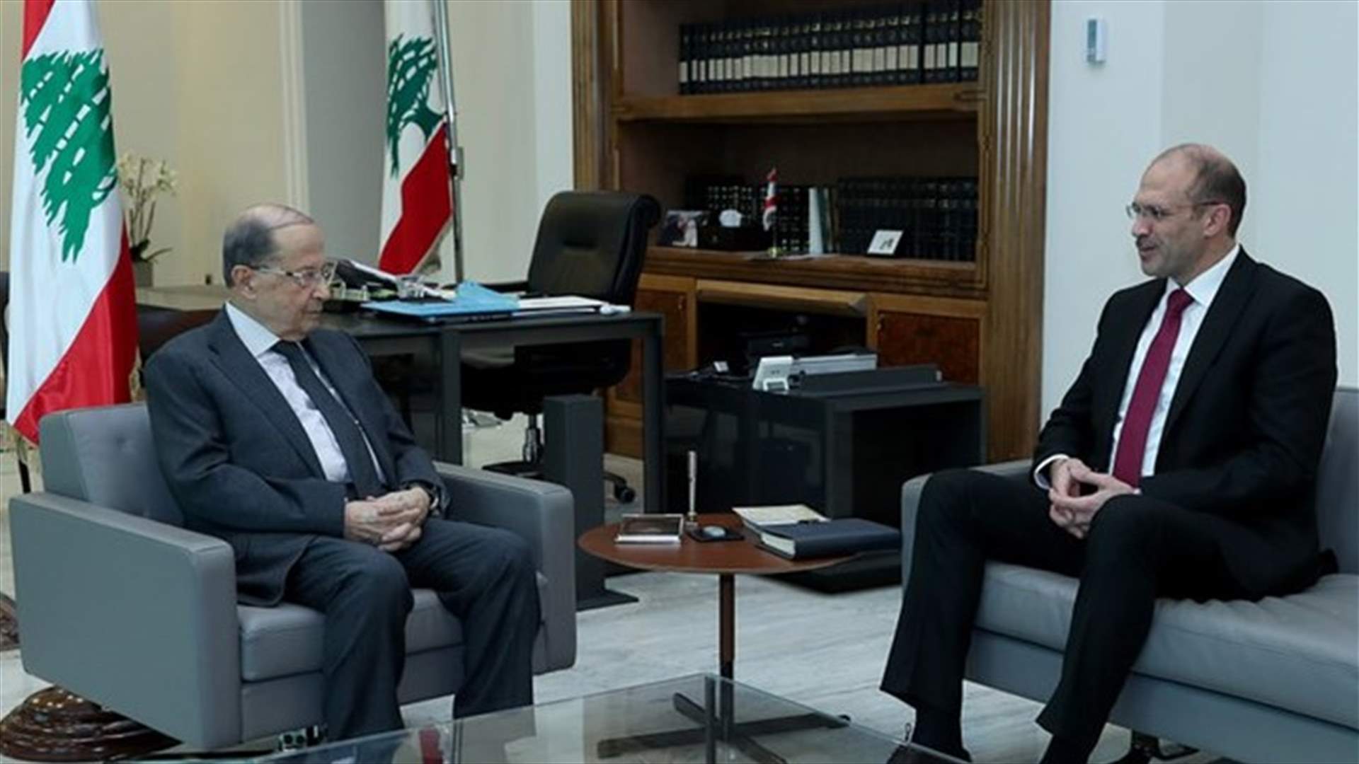 الرئيس عون اطلع مع وزير الصحة على آخر المعطيات المتعلقة بفيروس كورونا