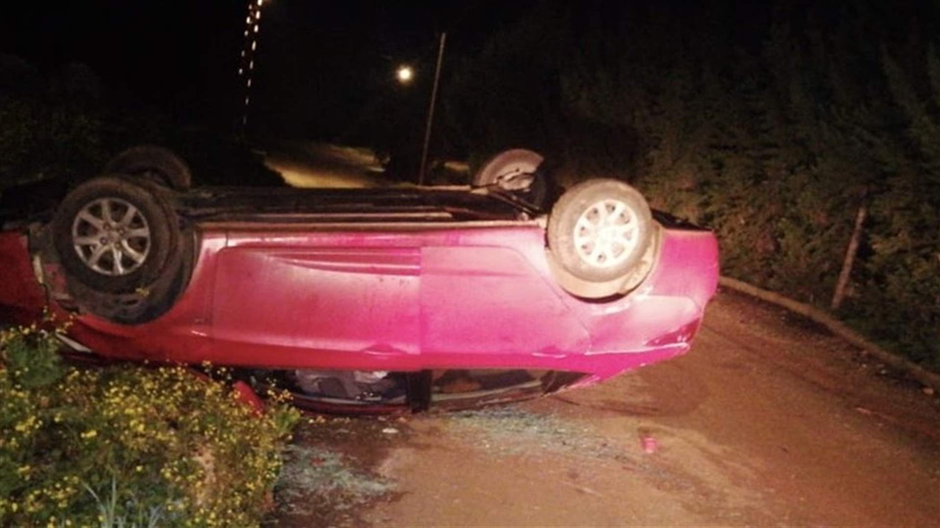 اصابة شقيقتين بجروح في حادث سير على طريق برج الملوك