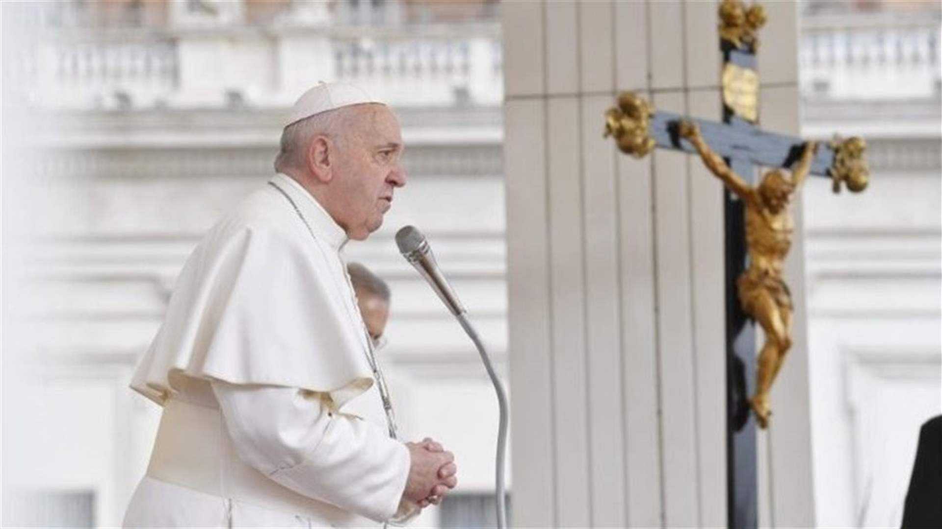 Pope ill for second day, postpones audiences but working