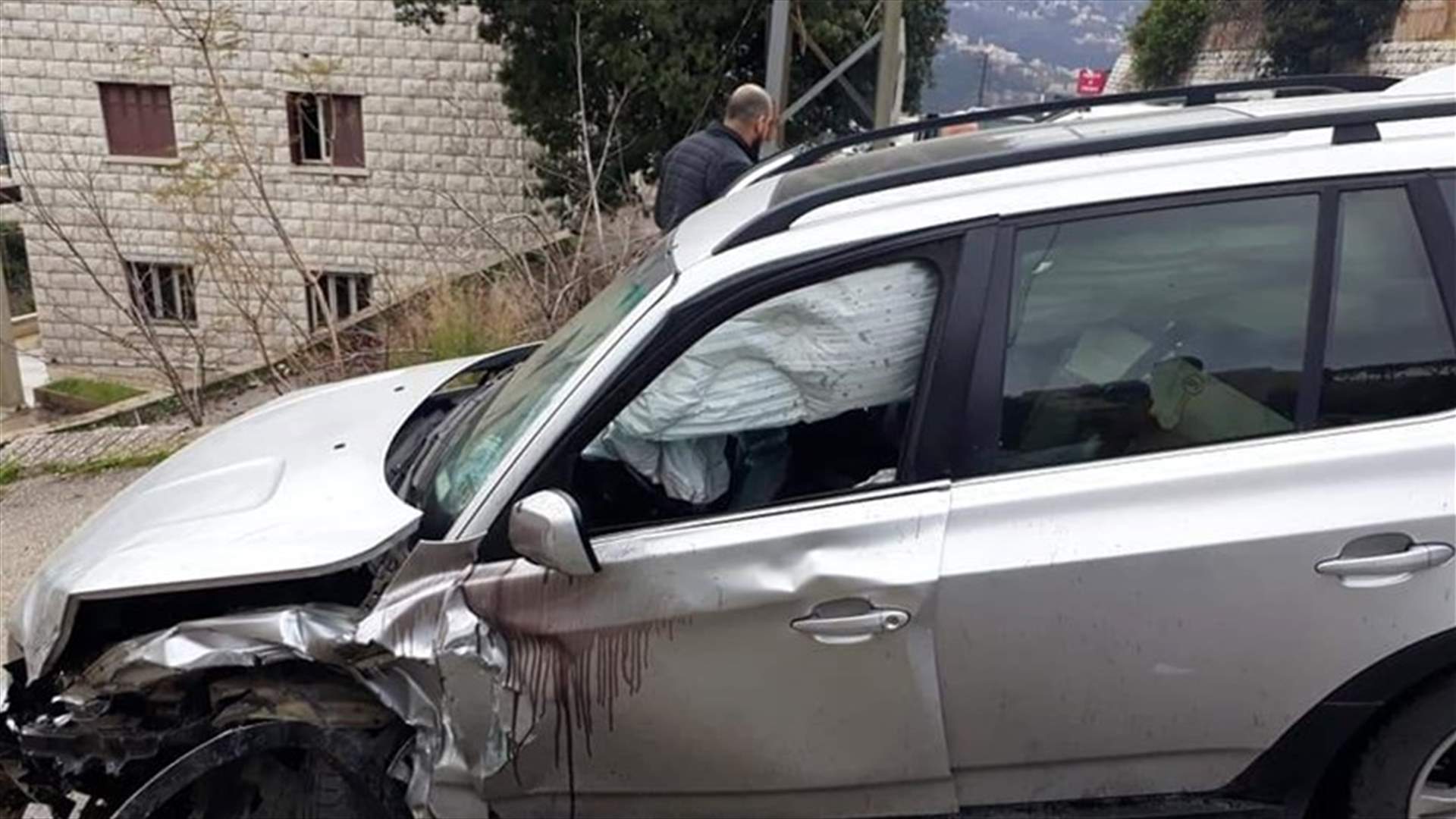 ستة جرحى في حادث تصادم على طريق عام عجلتون