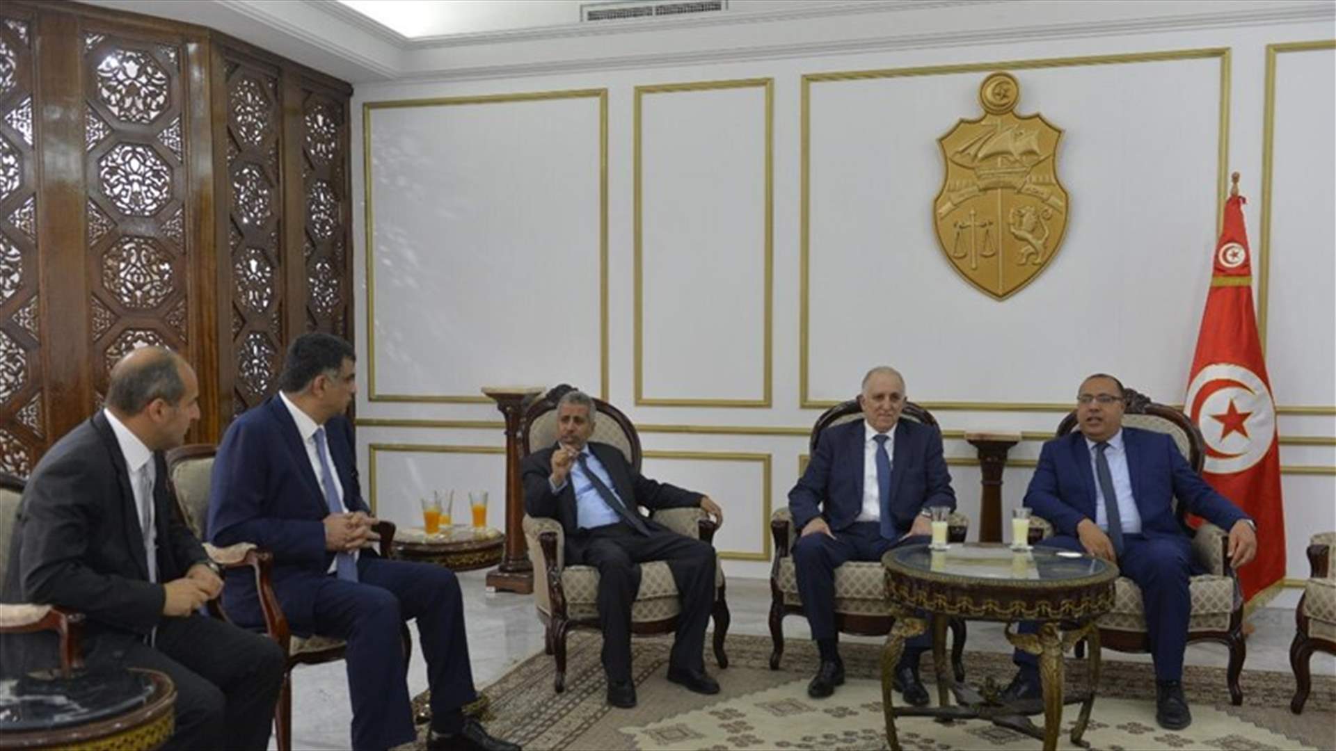 فهمي وصل تونس للمشاركة بمؤتمر وزراء الداخلية العرب