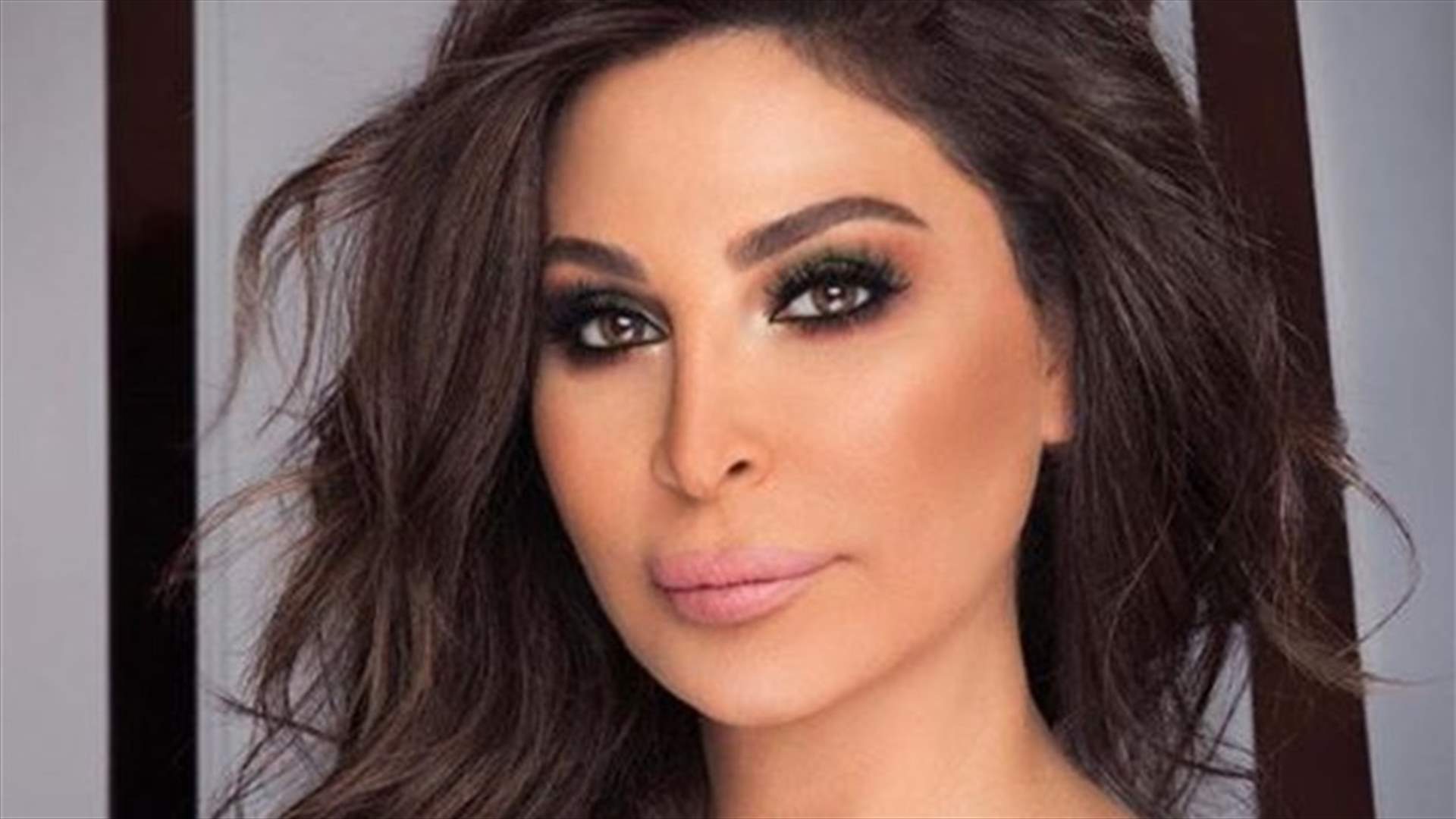 فيروس كورونا يتسبب بتأجيل حفل إليسا
