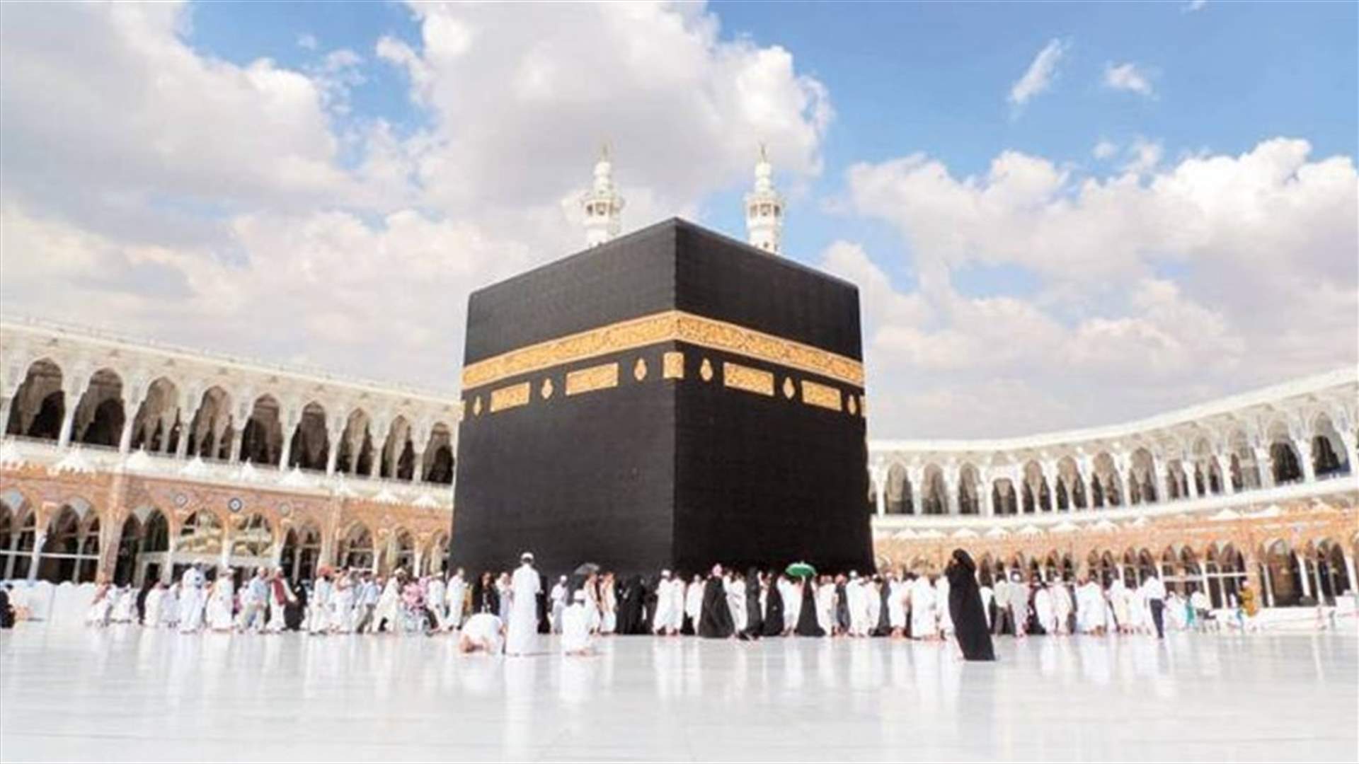 السعودية تعلَّق العمرة خشية وصول فيروس كورونا لمكة والمدينة المنورة