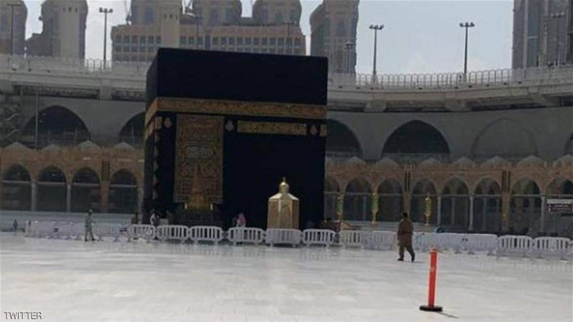 السعودية تقرر إغلاق صحن الكعبة طوال فترة تعليق العمرة (فيديو)