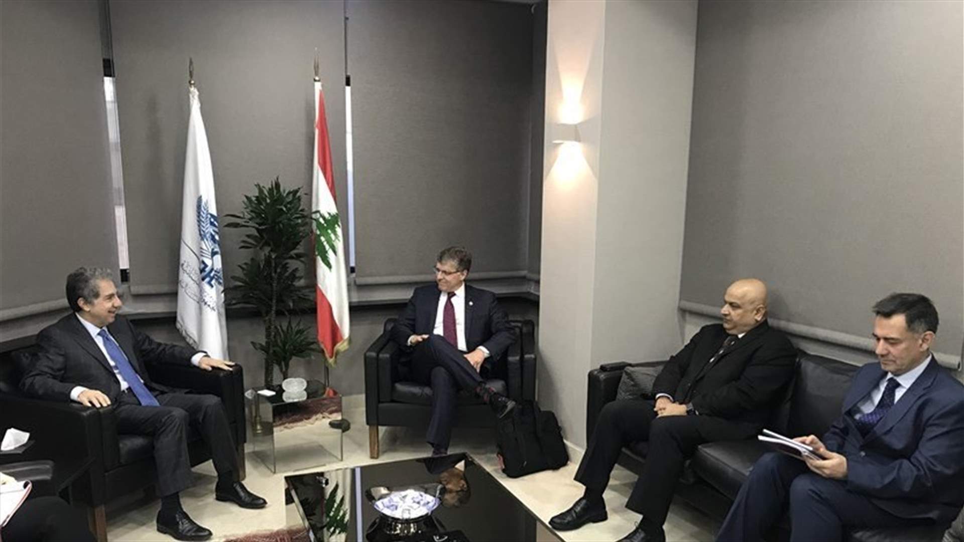 Finance Minister Wazni meets with World Bank delegation