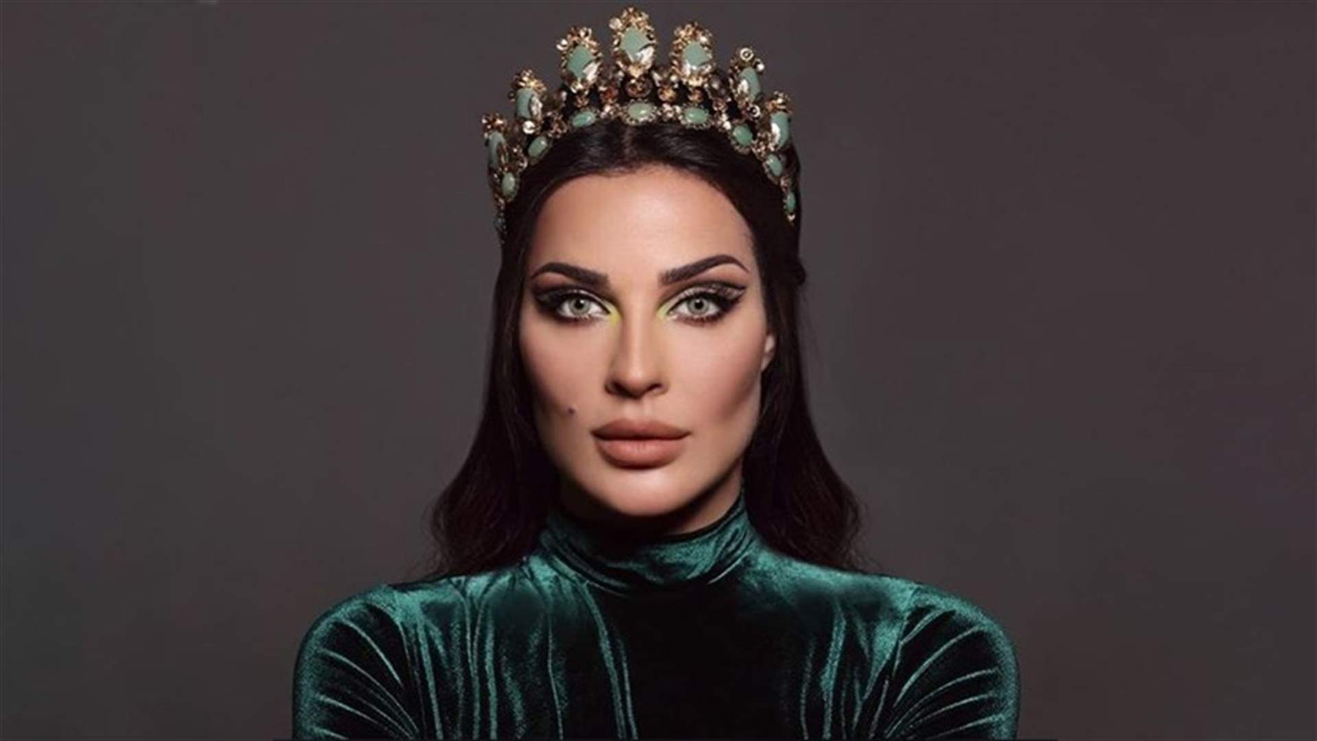 نادين نسيب نجيم تحتفل بـ10 مليون متابع على انستغرام بصورة مع ولديها