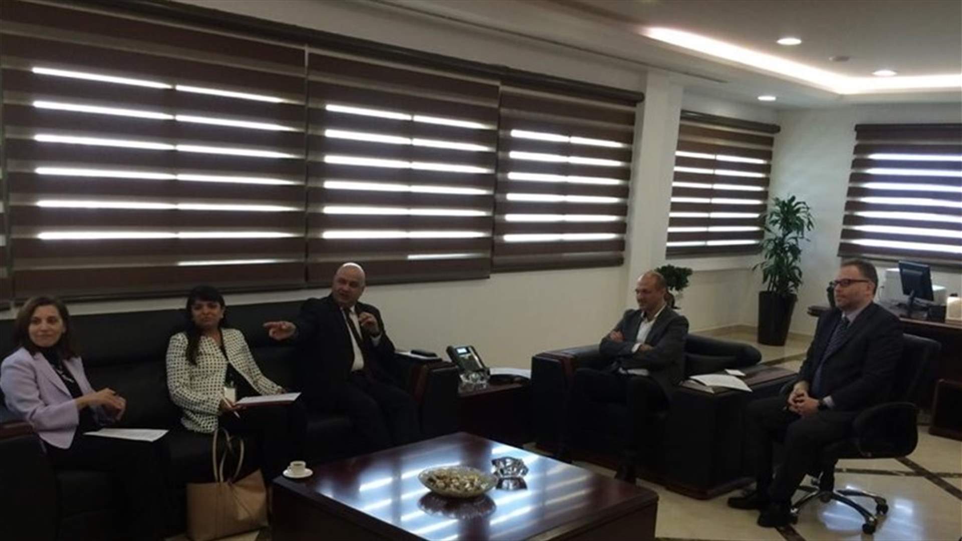 سبل مواجهة كورونا في لقاء بين وزير الصحة ووفد من البنك الدولي