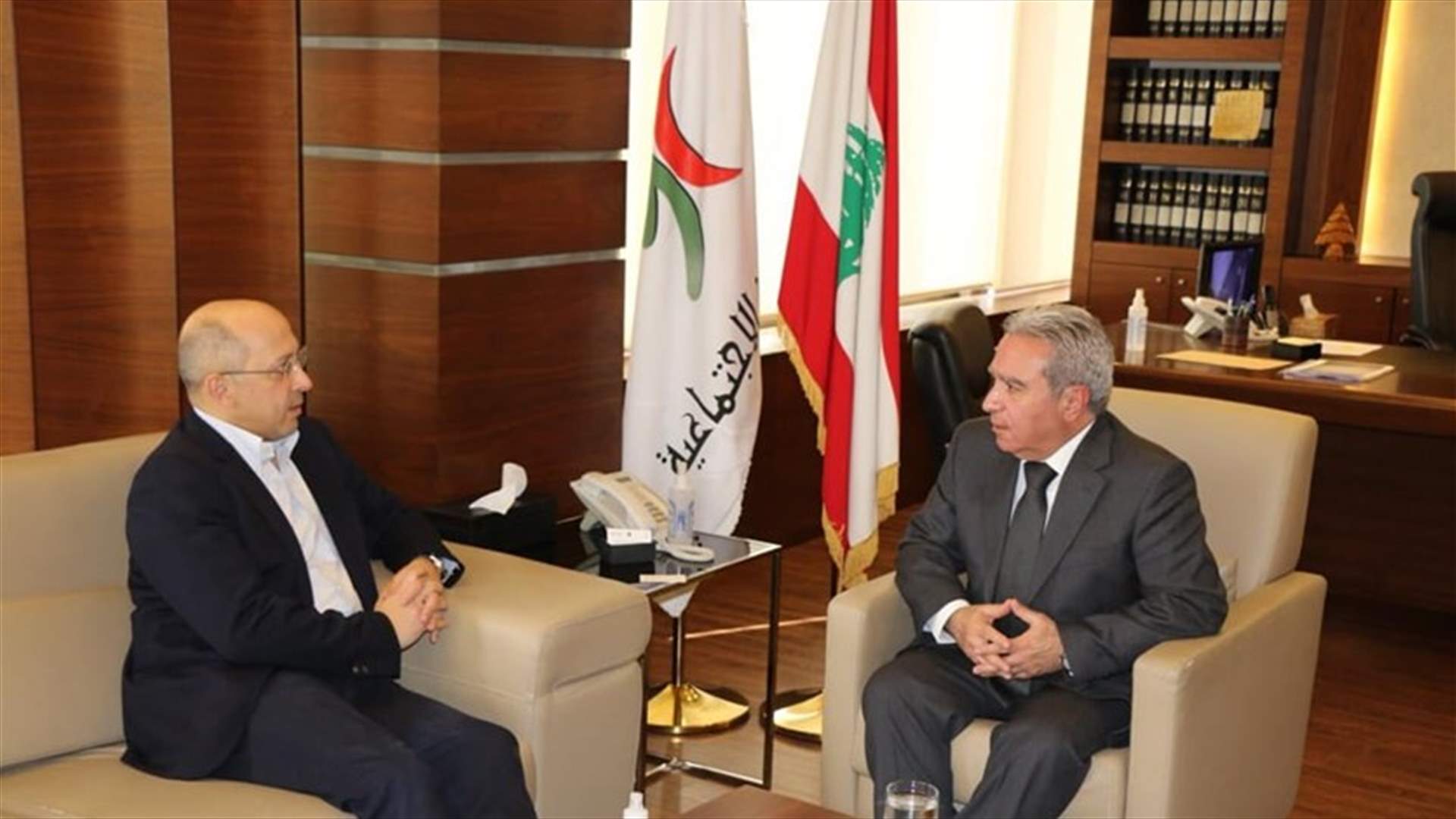 المشرفيه عرض الأوضاع مع آلان عون والتقى سفراء سويسرا والنروج وكندا