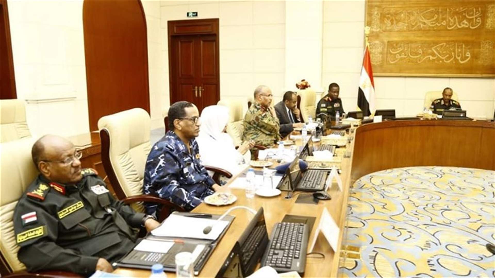 مجلس الأمن والدفاع السوداني يدين محاولة اغتيال رئيس الوزراء