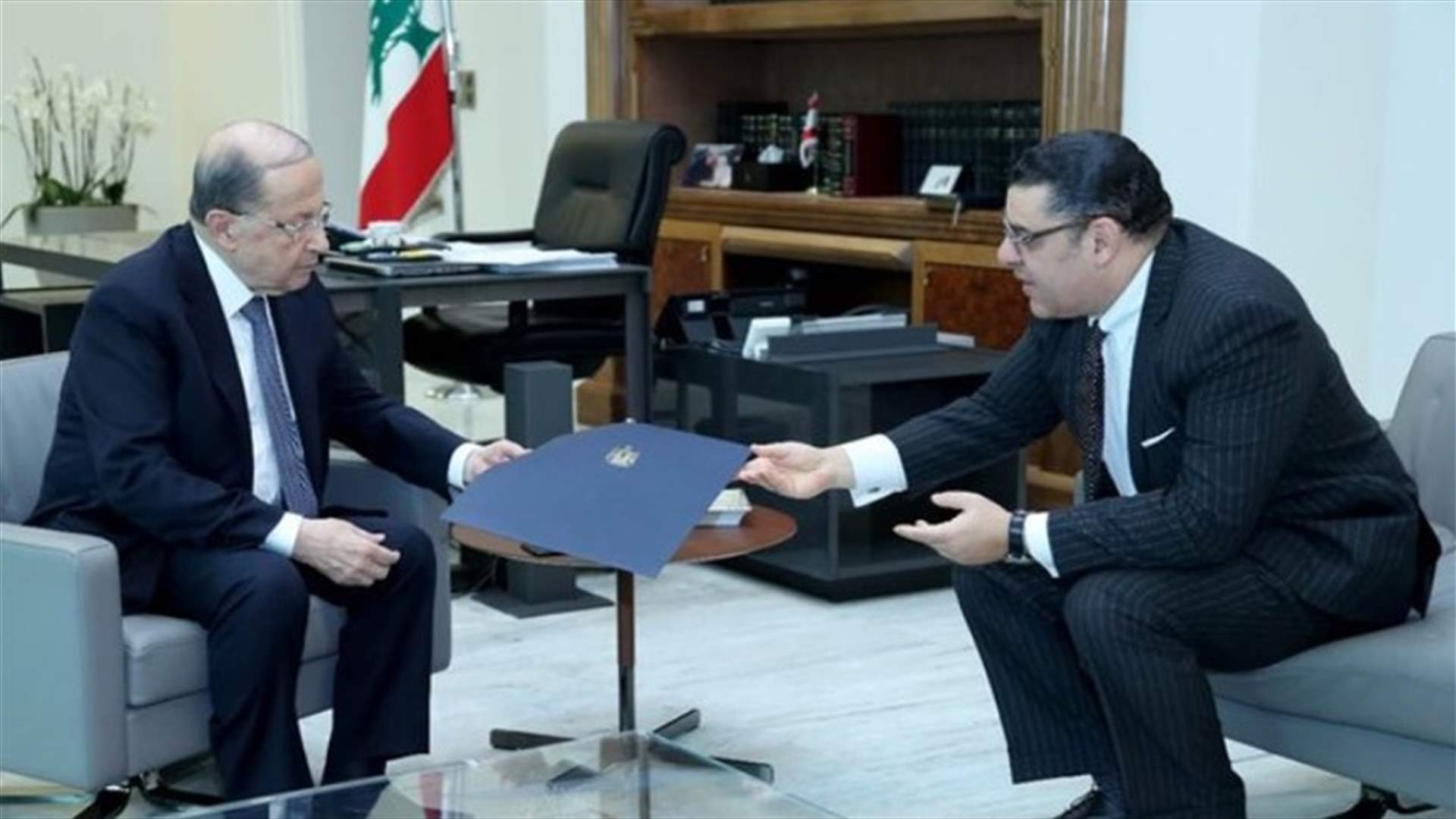 عون تسلم رسالة من السيسي وعرض مع بقرادونيان التطورات