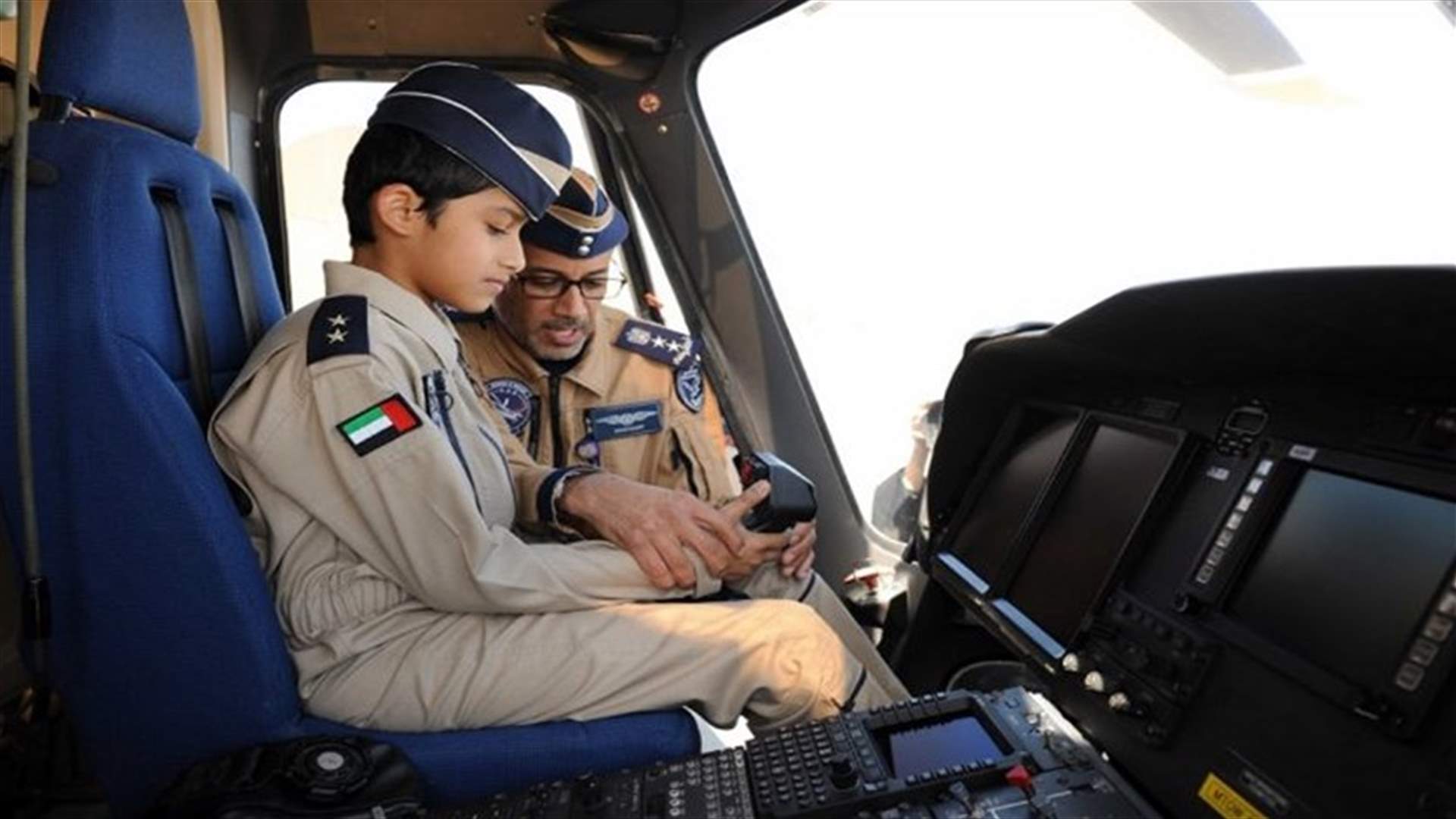 إدارة طيران شرطة أبوظبي تحقق أمنية طفل إماراتي (صور)