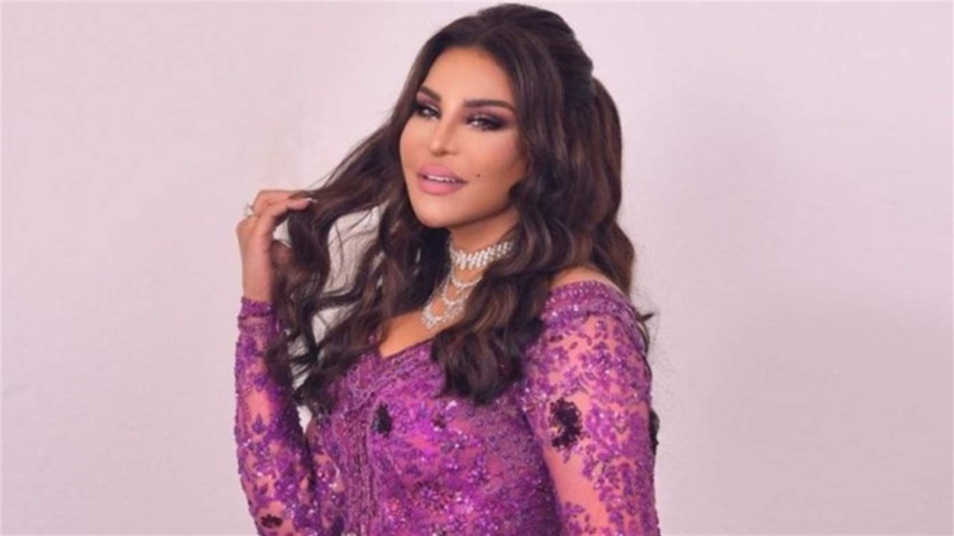 هل ترتدي أحلام الشامسي كمامة مرصّعة بالألماس؟