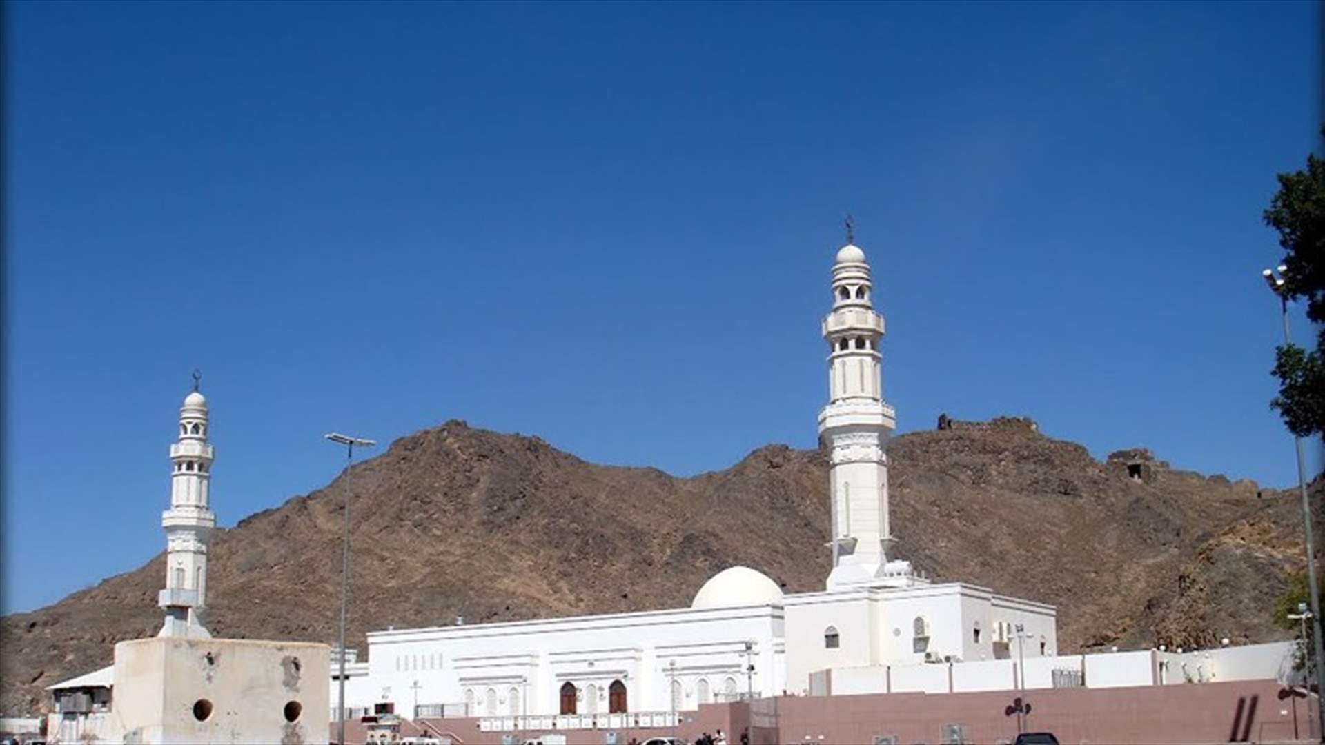 السعودية تعلق الصلاة في المساجد بسبب المخاوف من فيروس كورونا