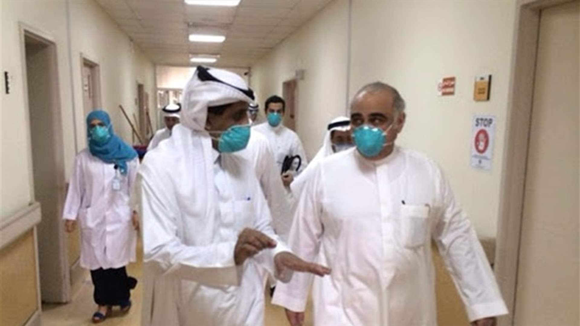 عُمان تحظر التجمعات في الأماكن العامة بسبب مخاوف من كورونا
