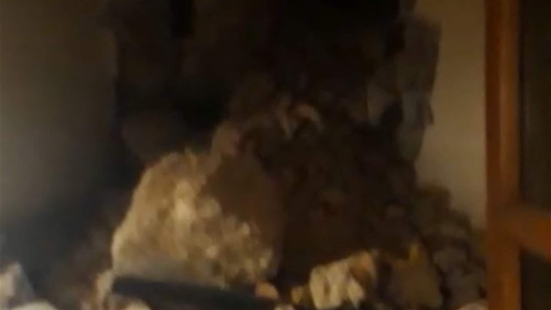 انهيار صخري على منزل في قبعيت (صورة)