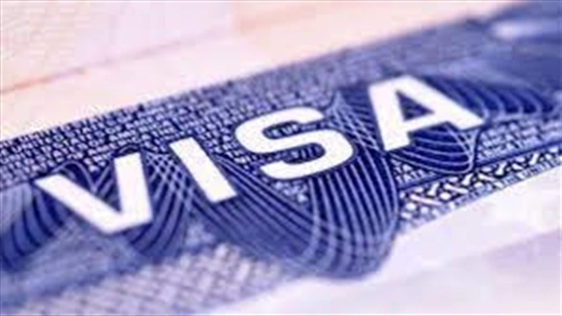 الولايات المتحدة تعلق خدمات التأشيرات في أنحاء العالم بسبب كورونا