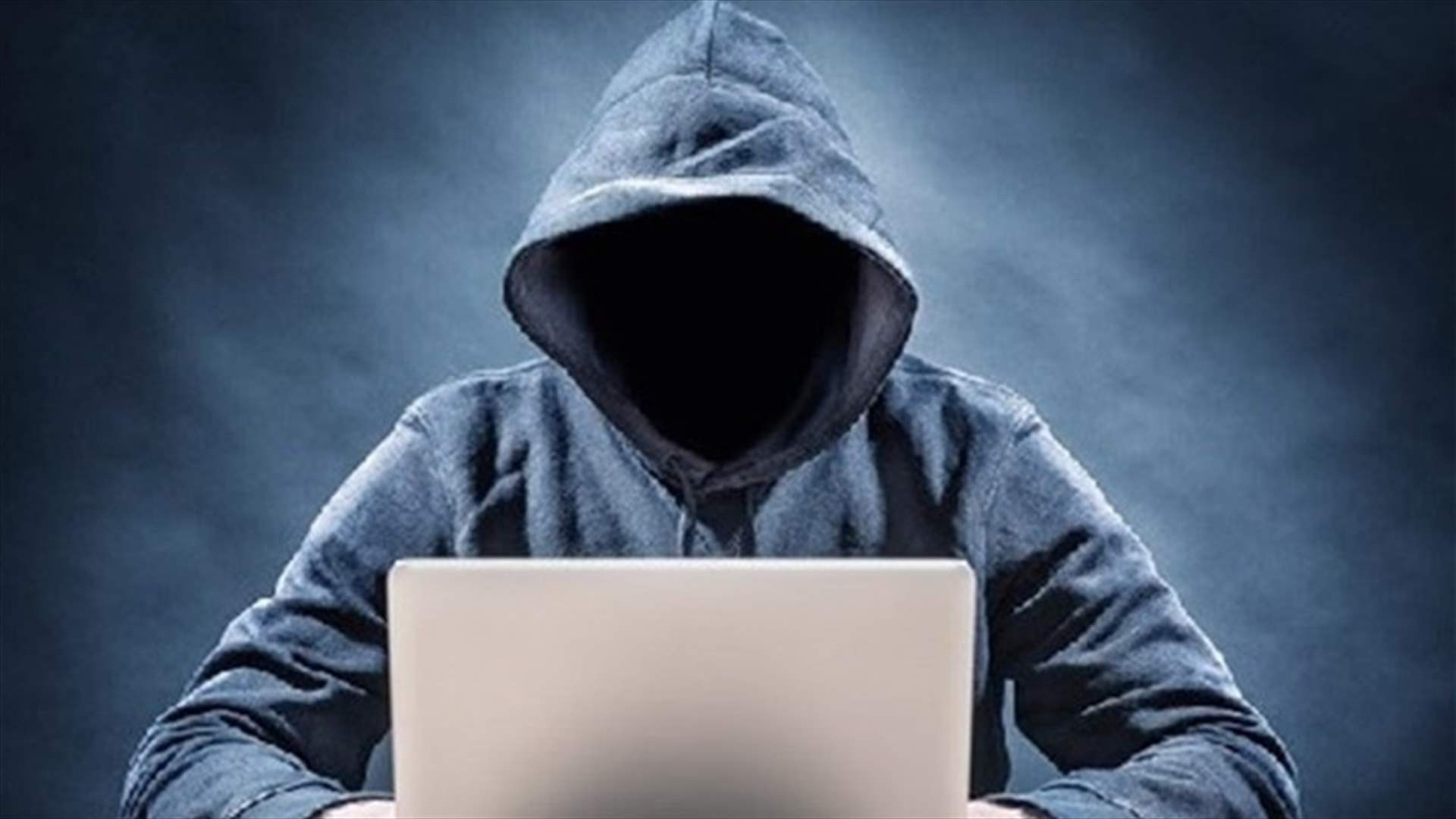 بعد حصول خلاف بينهما... ابتزّها وهدّدها بنشر صور غير لائقة لها