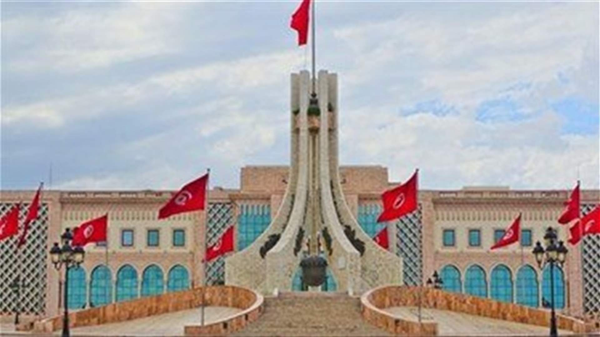 Tunisia orders lockdown
