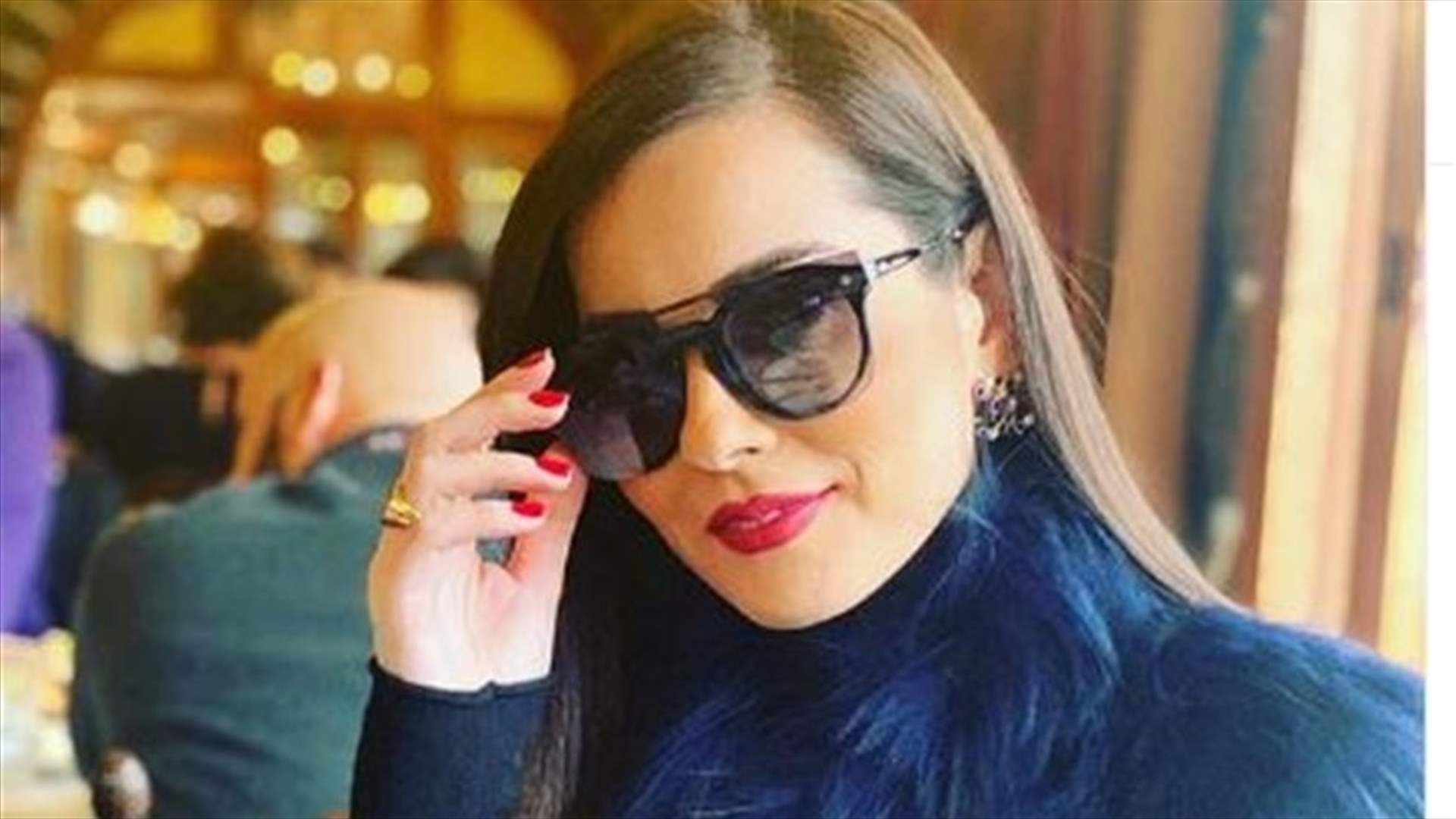 في زمن كورونا والتباعد الإجتماعي... هكذا عايدت نيكول الحجل والدتها في عيد الأم (صورة)
