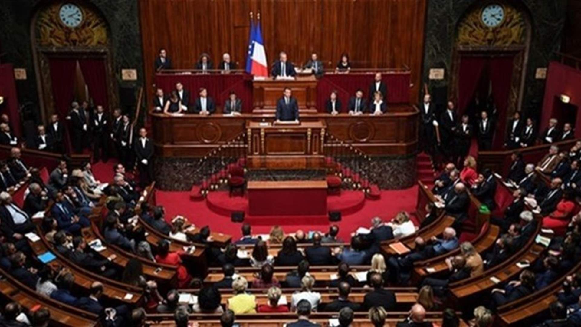 البرلمان الفرنسي يتبنى قانونا يفرض "حال الطوارئ الصحية"