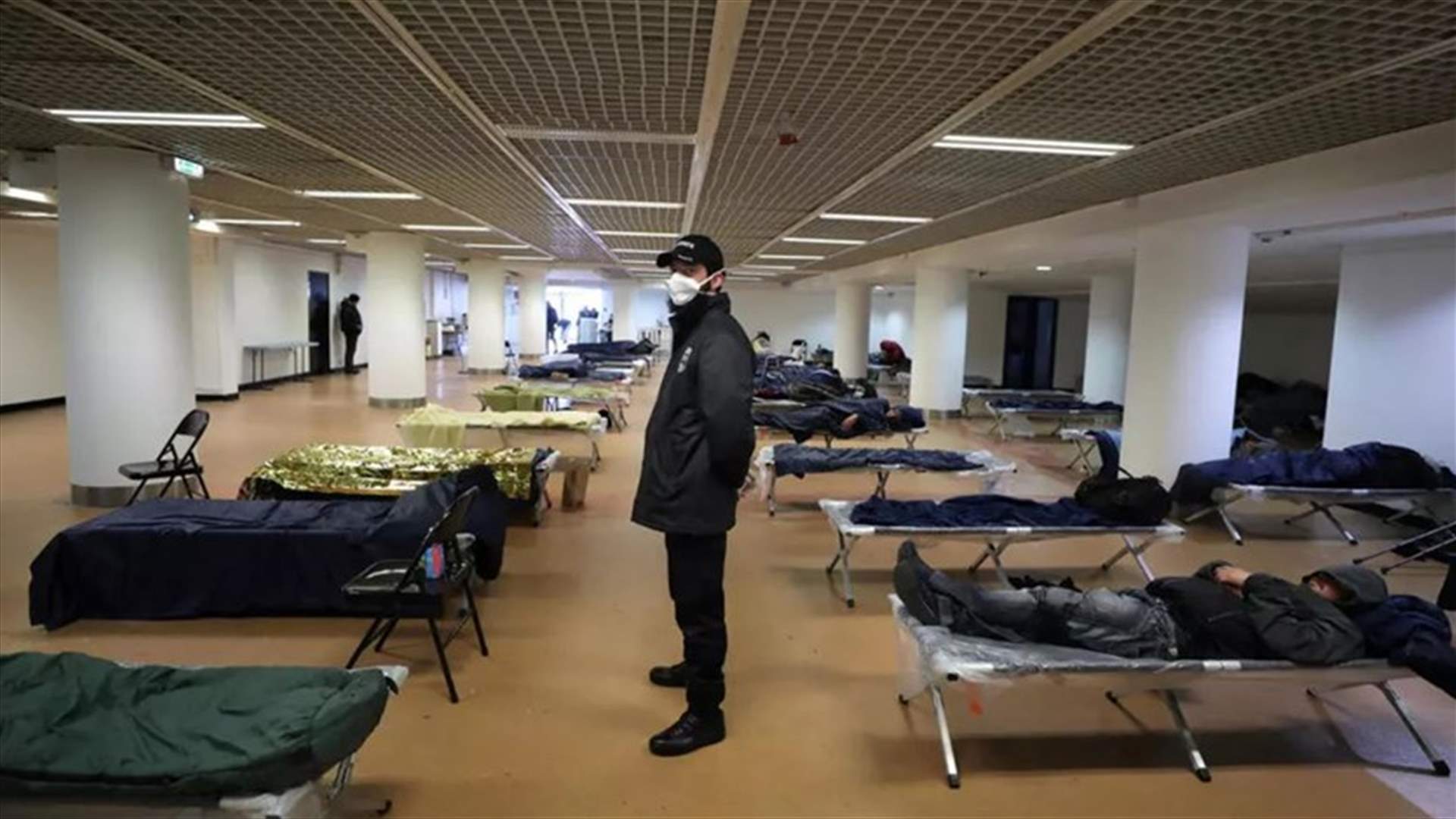 قصر المهرجانات يفتح أبوابه... للمشردين بدلاً من نجوم كان!