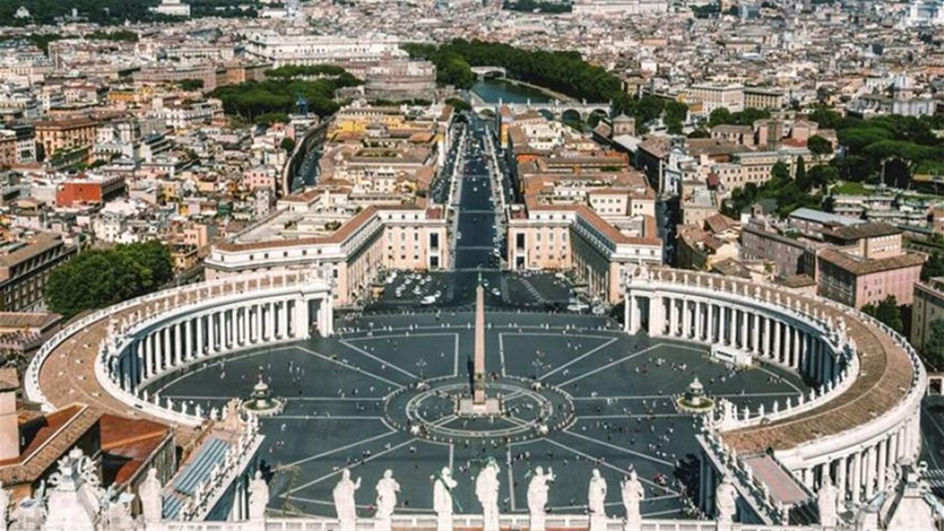Person who lives in papal residence tests positive for coronavirus