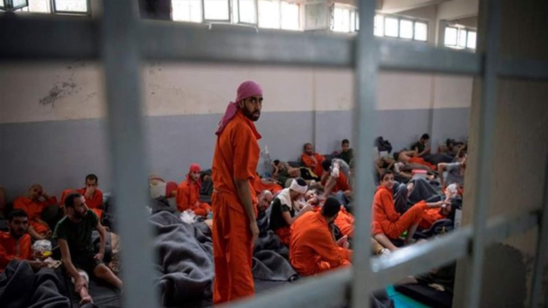 سجناء من داعش سيطروا على جزء من سجن في الحسكة... وفرار عدد منهم