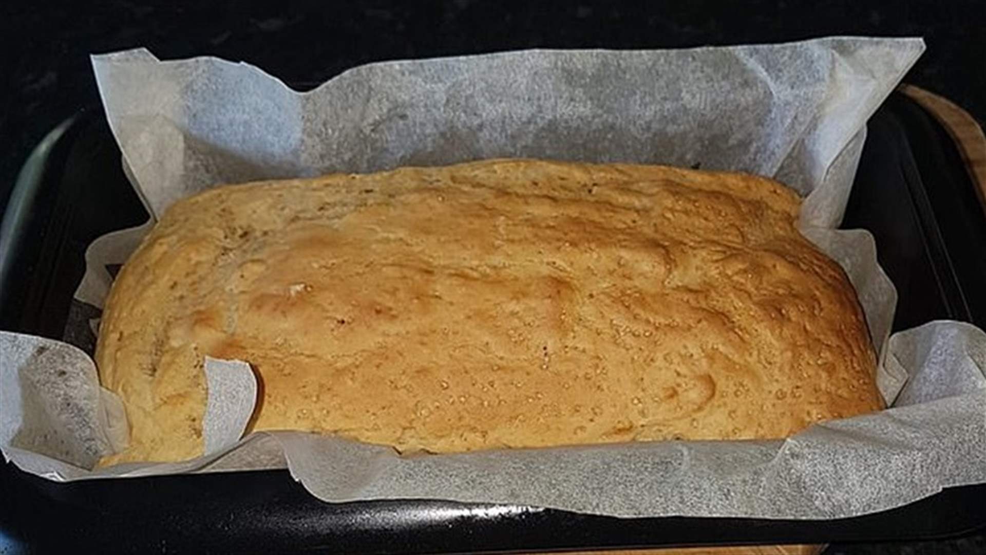 اصنعوا الخبز اللذيذ في المنزل بالجعة ومكونين آخرين!